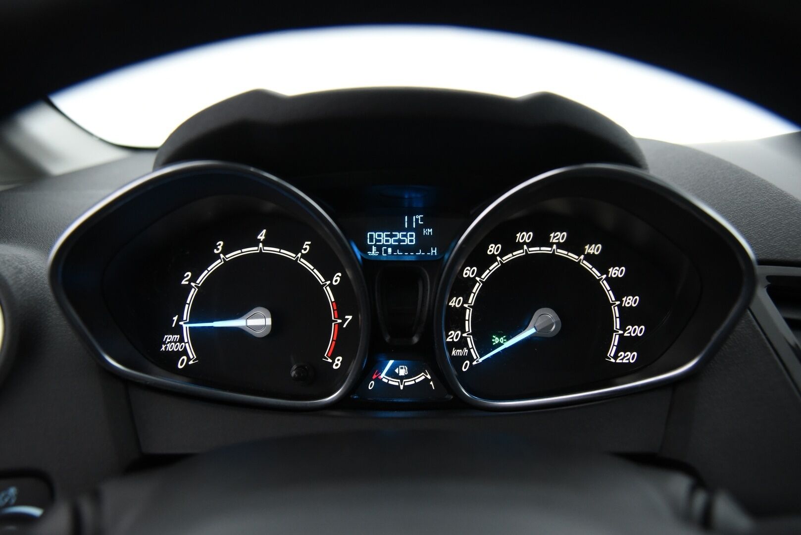 Ford Fiesta 2013 1,0 80hv Start/Stop Titanium M5 5-ovinen / Suomi-auto / Vakkari / lämmitettävä tuulilasi - 2x renkaat / Huoltokirja