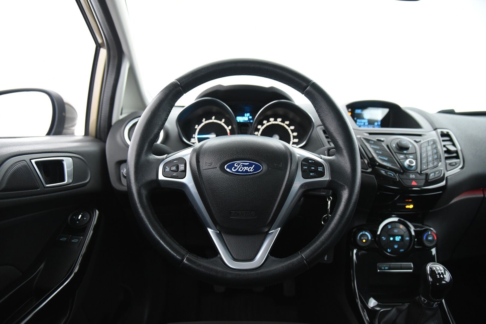 Ford Fiesta 2013 1,0 80hv Start/Stop Titanium M5 5-ovinen / Suomi-auto / Vakkari / lämmitettävä tuulilasi - 2x renkaat / Huoltokirja