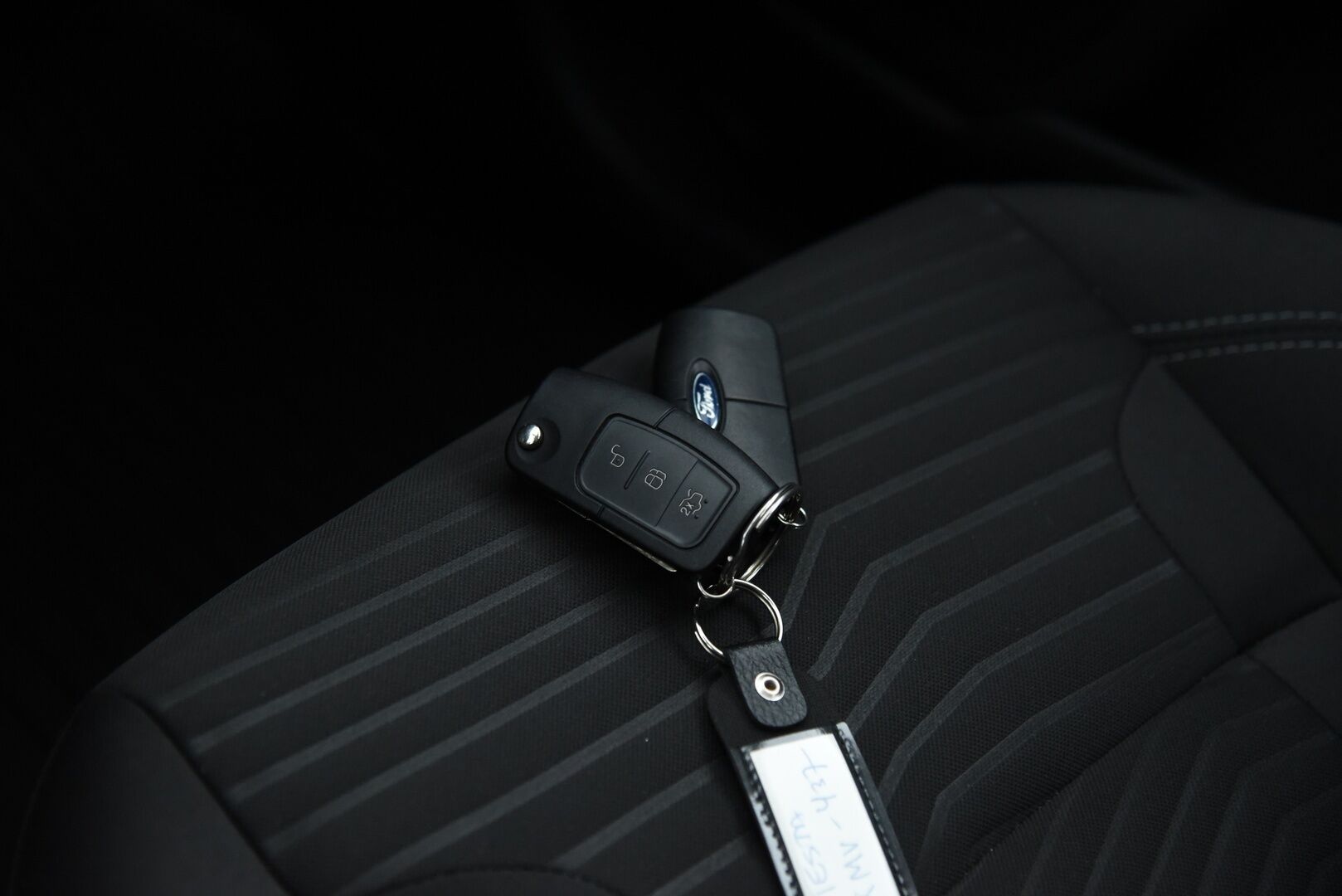 Ford Fiesta 2013 1,0 80hv Start/Stop Titanium M5 5-ovinen / Suomi-auto / Vakkari / lämmitettävä tuulilasi - 2x renkaat / Huoltokirja