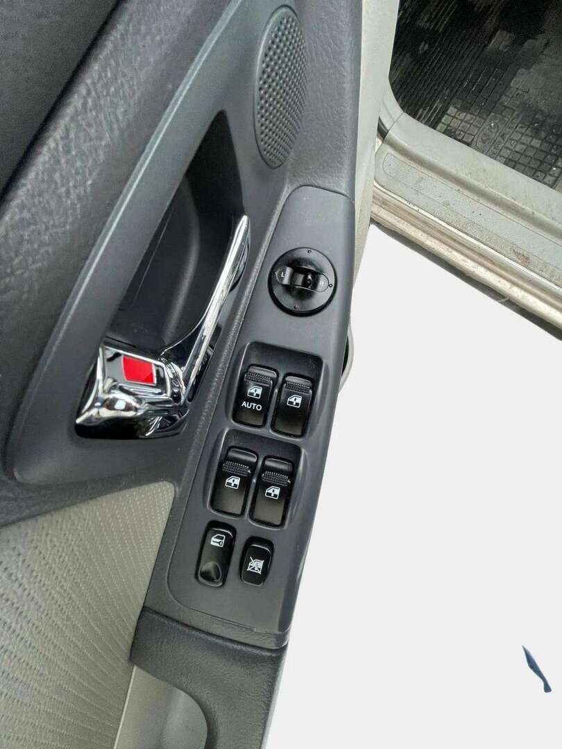 Kia Cerato 2006 5D CERATO MPV 1.6*  - YritysOutlet - Myydään vain yrityksille / Lohkolämmitin sisäpistokkeella / Jälkiasennettu Radio * - * Tämä auto myydään YritysOutlet -valikoimasta vain yritykselle*