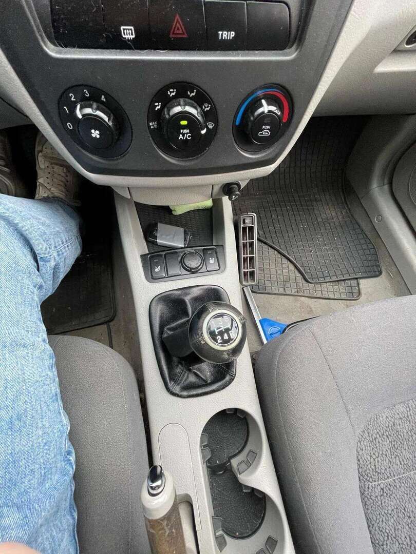 Kia Cerato 2006 5D CERATO MPV 1.6*  - YritysOutlet - Myydään vain yrityksille / Lohkolämmitin sisäpistokkeella / Jälkiasennettu Radio * - * Tämä auto myydään YritysOutlet -valikoimasta vain yritykselle*