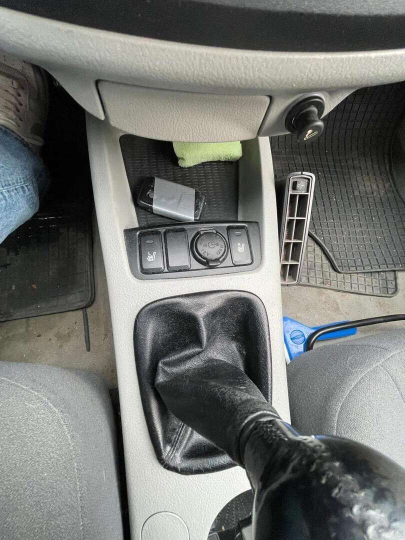 Kia Cerato 2006 5D CERATO MPV 1.6*  - YritysOutlet - Myydään vain yrityksille / Lohkolämmitin sisäpistokkeella / Jälkiasennettu Radio * - * Tämä auto myydään YritysOutlet -valikoimasta vain yritykselle*