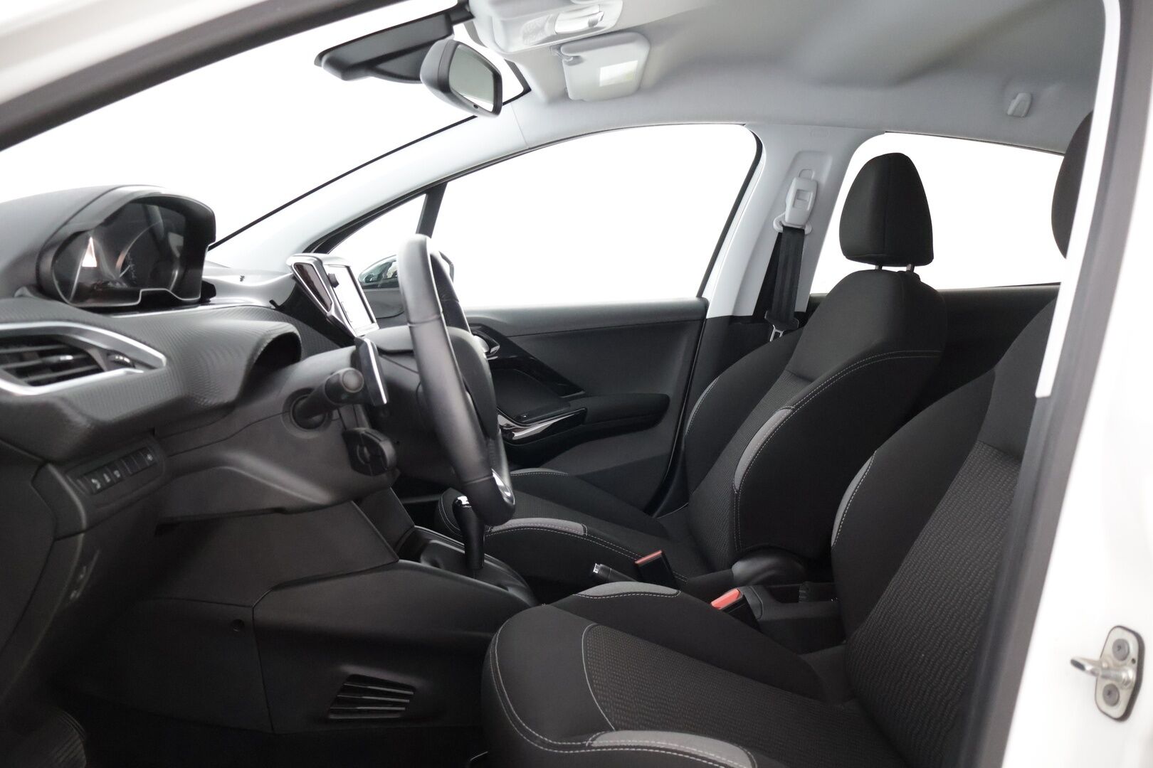 Peugeot 208 2016 Style VTi 82 5-ov ETG Automaatti * Suomi-Auto / Vakionopeudensäädin / Bluetooth / P-tutka takana * - * Todella tyylikäs Suomi-auto / Hyvällä pidolla *