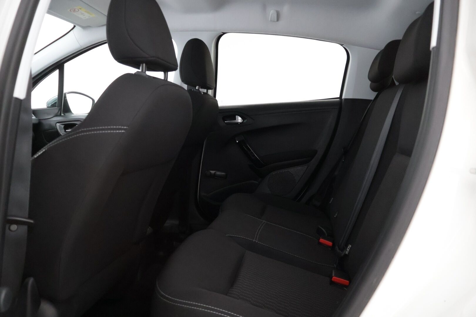 Peugeot 208 2016 Style VTi 82 5-ov ETG Automaatti * Suomi-Auto / Vakionopeudensäädin / Bluetooth / P-tutka takana * - * Todella tyylikäs Suomi-auto / Hyvällä pidolla *