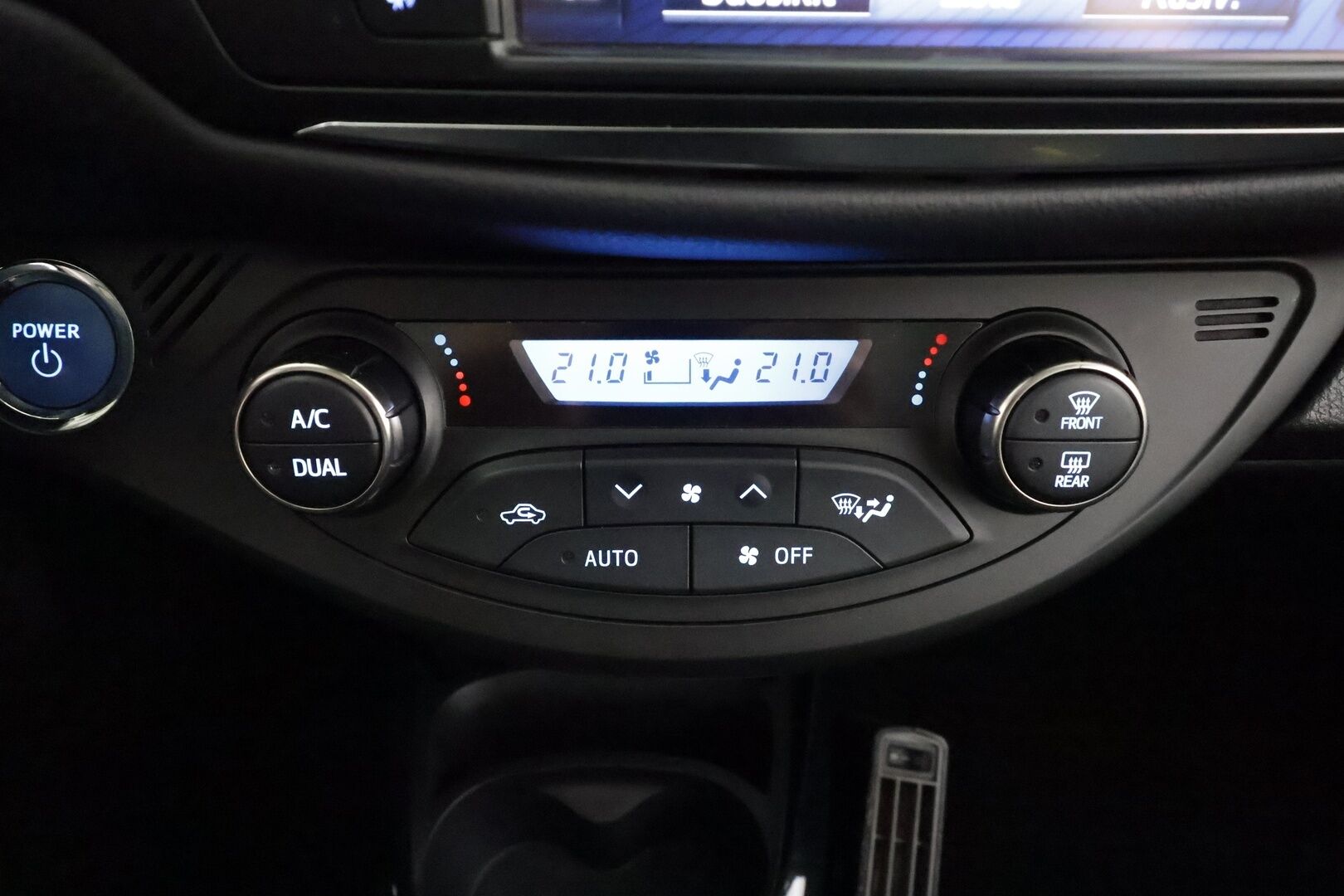 Toyota Yaris 2016 1,5 Hybrid Premium Business * Vakkari / Lasikatto / Kaistavahti / Puolinahat / P.kamera / Lohko+Sisä / Navi / Keyless * - Suomi-auto / Huippuvarusteet - HULLUT AVAJAISHULINAT KORKOTARJOUS 3,29 %