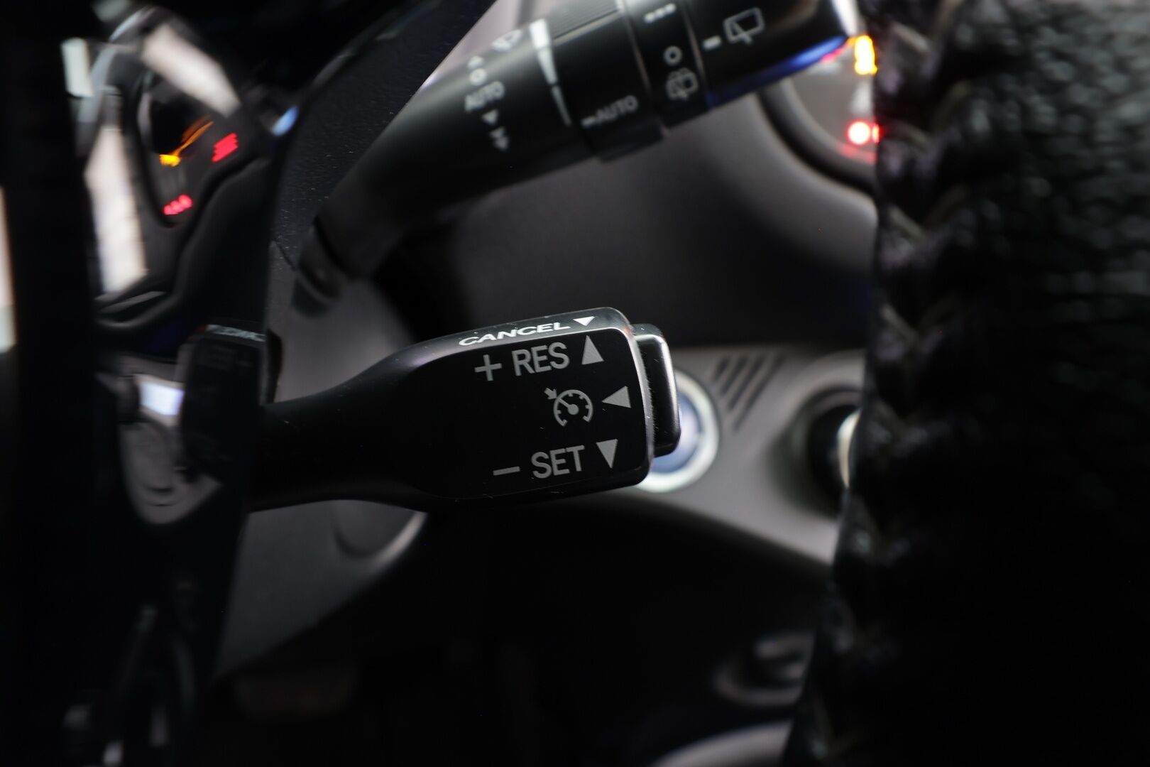 Toyota Yaris 2016 1,5 Hybrid Premium Business * Vakkari / Lasikatto / Kaistavahti / Puolinahat / P.kamera / Lohko+Sisä / Navi / Keyless * - Suomi-auto / Huippuvarusteet - HULLUT AVAJAISHULINAT KORKOTARJOUS 3,29 %