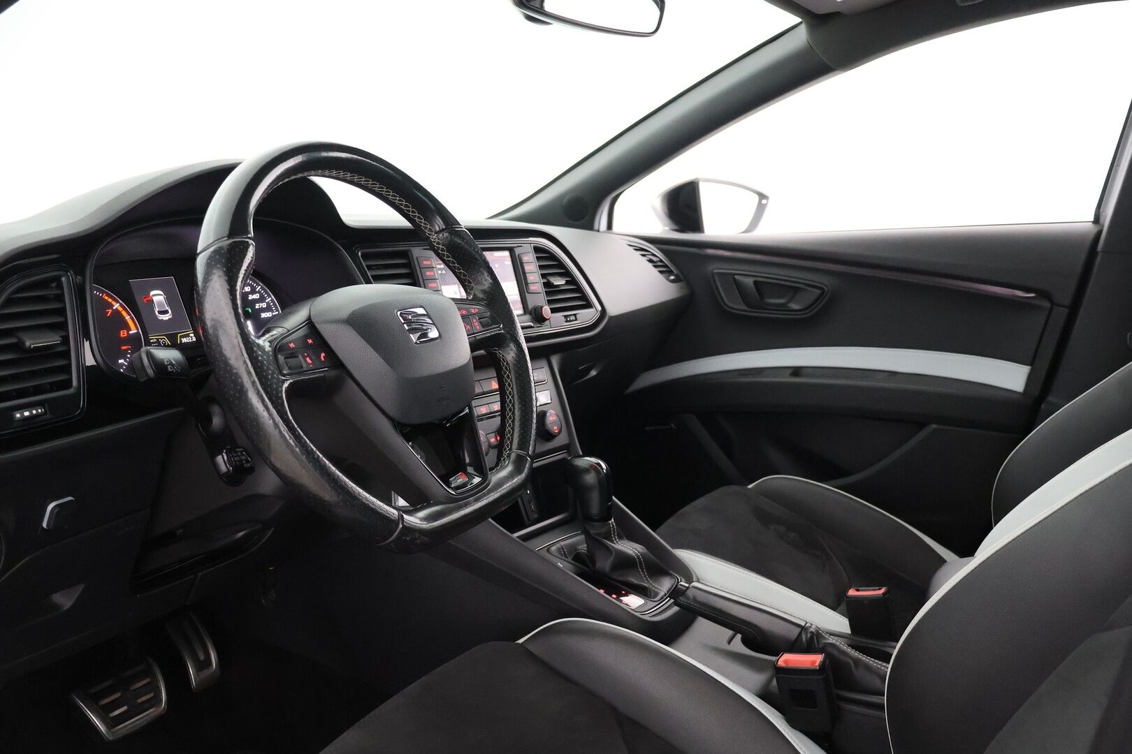 Seat Leon 2017 2,0 TSI 290 Cupra DSG | Adapt. vak | Downpipe | Kattoluukku - – Tämä auto myydään YritysOutlet -valikoimasta vain yritykselle
