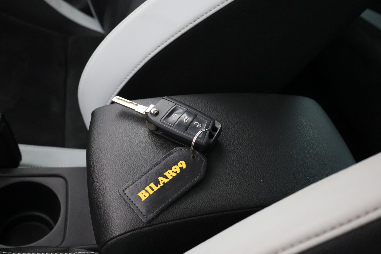 Seat Leon 2017 2,0 TSI 290 Cupra DSG | Adapt. vak | Downpipe | Kattoluukku - – Tämä auto myydään YritysOutlet -valikoimasta vain yritykselle