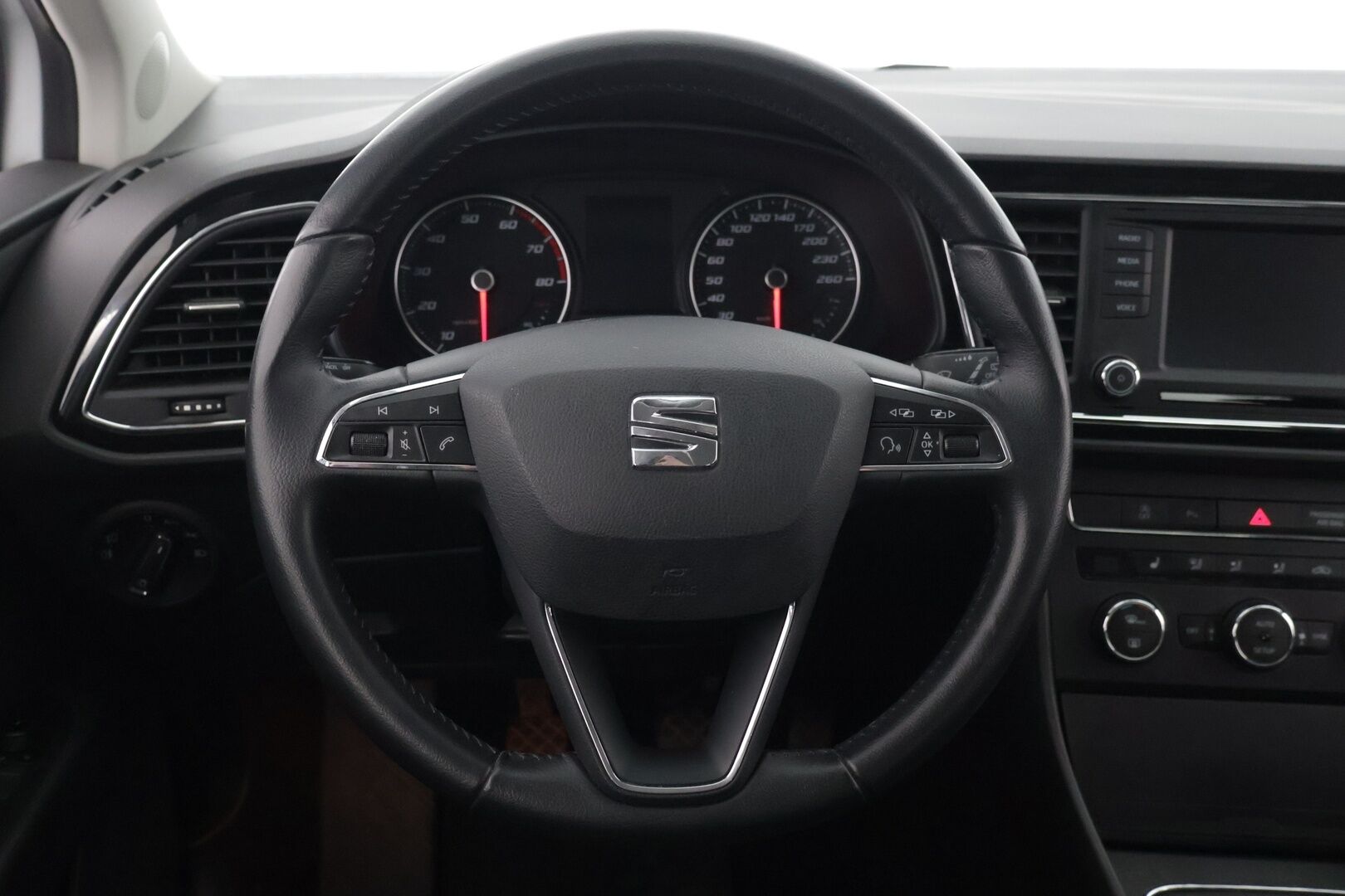 Seat Leon 2013 1,4 TSI 122 Style - Lohkolämmitin / Suomi-auto / Vakkari / Navi / Led valot