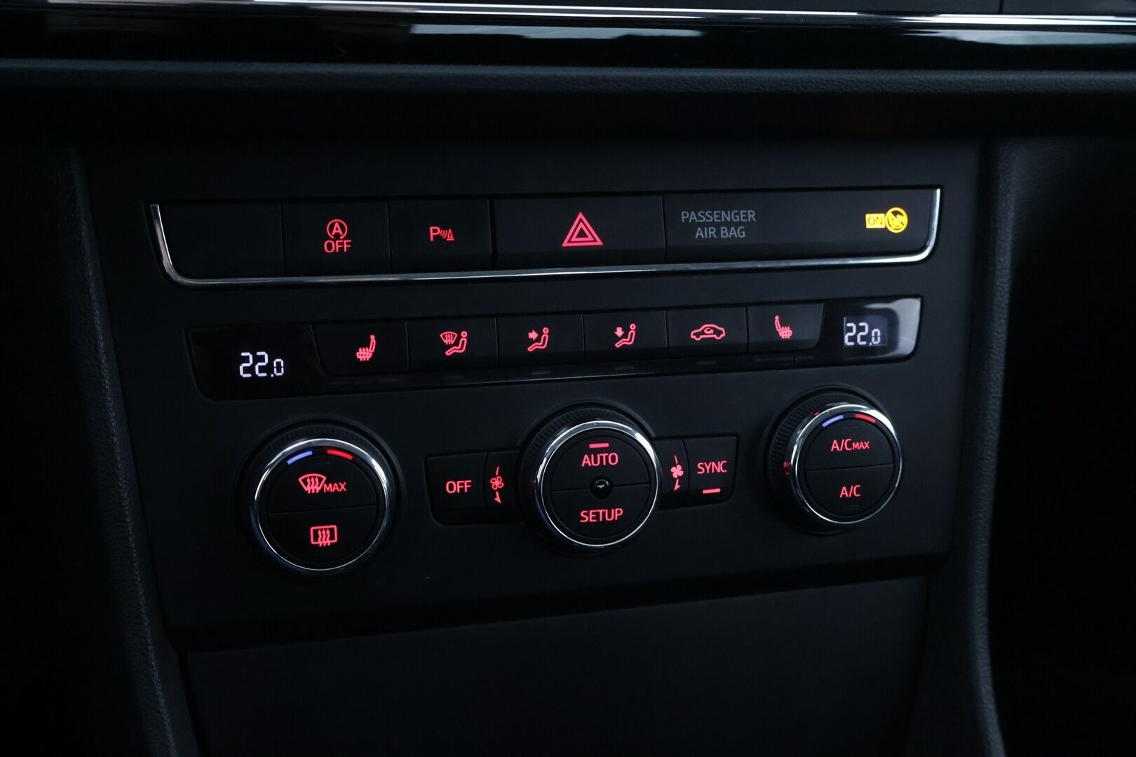Seat Leon 2013 1,4 TSI 122 Style - Lohkolämmitin / Suomi-auto / Vakkari / Navi / Led valot