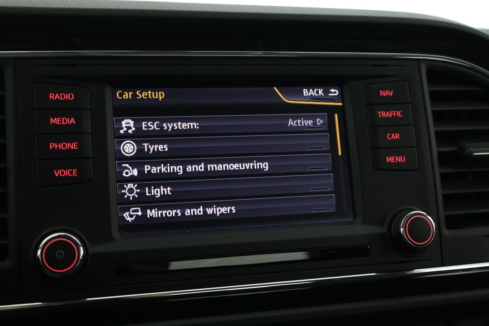 Seat Leon 2013 1,4 TSI 122 Style - Lohkolämmitin / Suomi-auto / Vakkari / Navi / Led valot