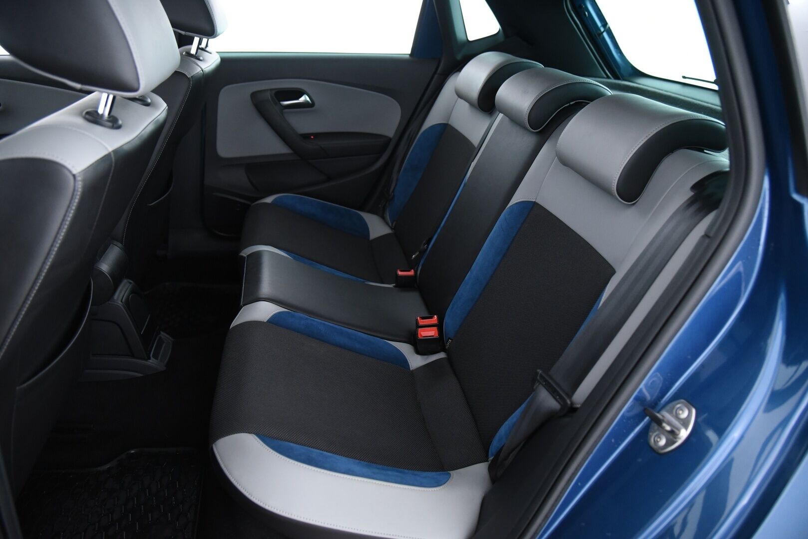 Volkswagen Polo 2013 BlueGT 1,4 TSI 103 kW (140 hv) DSG-automaatti 4-ov / Lohkolämppäri / Vakkari / 2x Renkaat / Viim. huolto 09/25! - Juuri saapunut Suomi-auto tarkalla huoltohistorialla! - HULLUT JOULUT KORKOTARJOUS 2,49% 