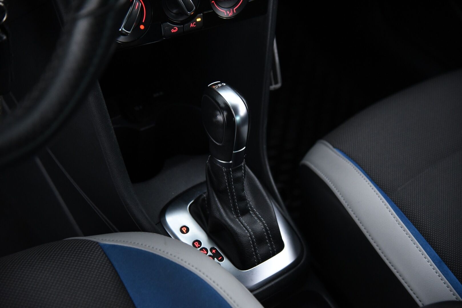 Volkswagen Polo 2013 BlueGT 1,4 TSI 103 kW (140 hv) DSG-automaatti 4-ov / Lohkolämppäri / Vakkari / 2x Renkaat / Viim. huolto 09/25! - Juuri saapunut Suomi-auto tarkalla huoltohistorialla! - HULLUT JOULUT KORKOTARJOUS 2,49% 