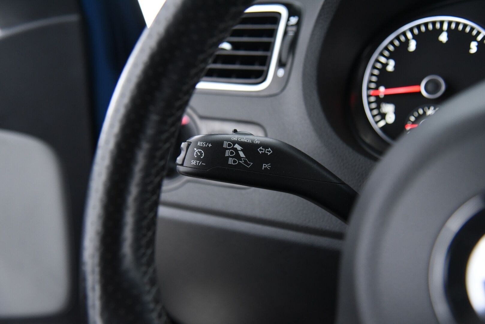 Volkswagen Polo 2013 BlueGT 1,4 TSI 103 kW (140 hv) DSG-automaatti 4-ov / Lohkolämppäri / Vakkari / 2x Renkaat / Viim. huolto 09/25! - Juuri saapunut Suomi-auto tarkalla huoltohistorialla! - HULLUT JOULUT KORKOTARJOUS 2,49% 