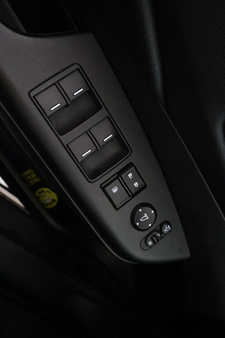 Honda CR-V 2013 Lifestyle Business AT *3-omisteinen / Vetokoukku / P-kamera / Xenon-ajovalot / Vakkari / P-tutkat / Lohkolämmitin* - *Juuri huollettu & katsastettu / Suomi-auto / 2x alut hyvillä renkailla!* - HULLU BLACKWEEK KORKOTARJOUS 2,49%