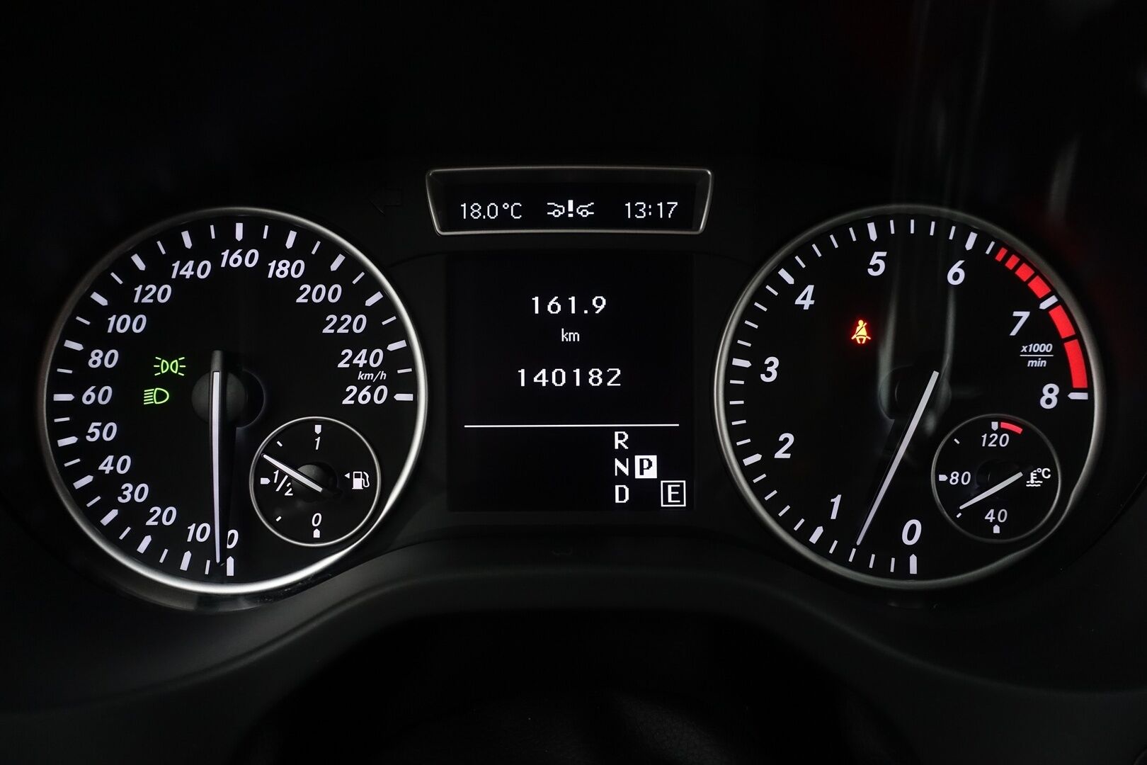 Mercedes-Benz A 2013 MERCEDES-BENZ 180 BE A - | Suomi auto | Vakkari | Puolinahat | Kahdet renkaat vanteilla | Huoltokirja | Bluetooth | Metalliväri | 