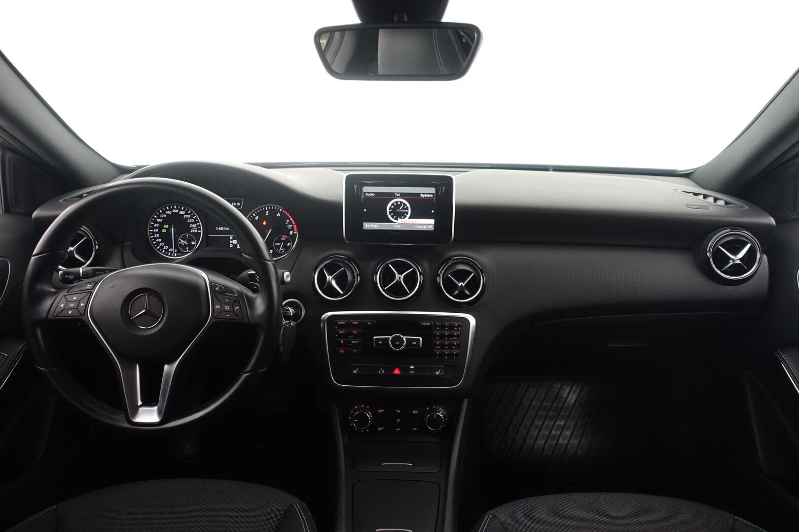 Mercedes-Benz A 2013 MERCEDES-BENZ 180 BE A - | Suomi auto | Vakkari | Puolinahat | Kahdet renkaat vanteilla | Huoltokirja | Bluetooth | Metalliväri | 