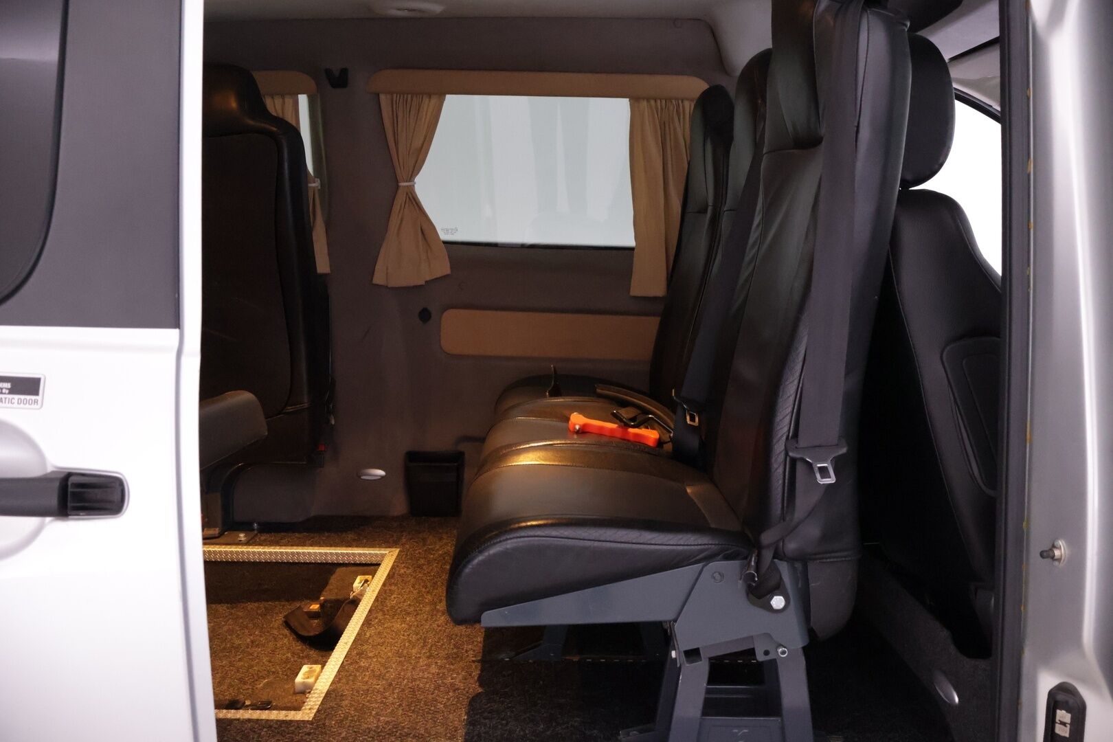 Toyota Proace 2015 L2H1 2,0 D163 Active A/T *9-paikkanen / ALV / - YritysOutlet - Myydään vain yrityksille - – Tämä auto myydään YritysOutlet -valikoimasta vain yritykselle