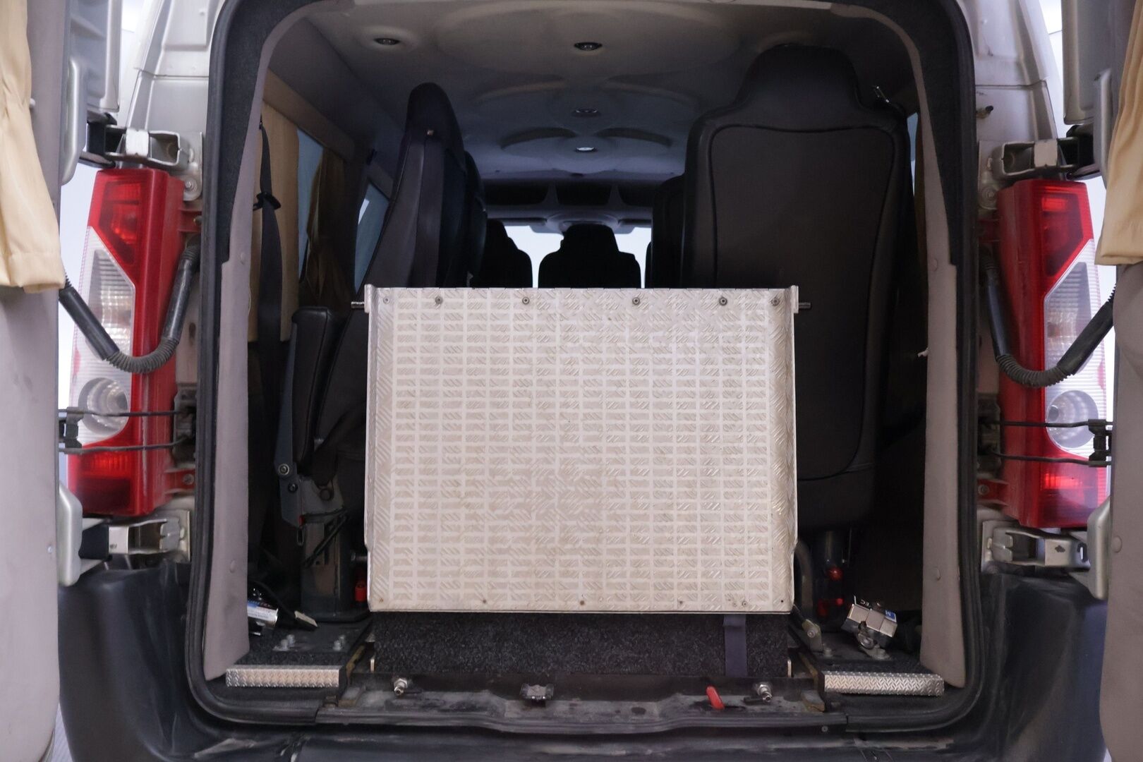 Toyota Proace 2015 L2H1 2,0 D163 Active A/T - Myydään  Huutokaupat.com - Myydään huutokaupat.com