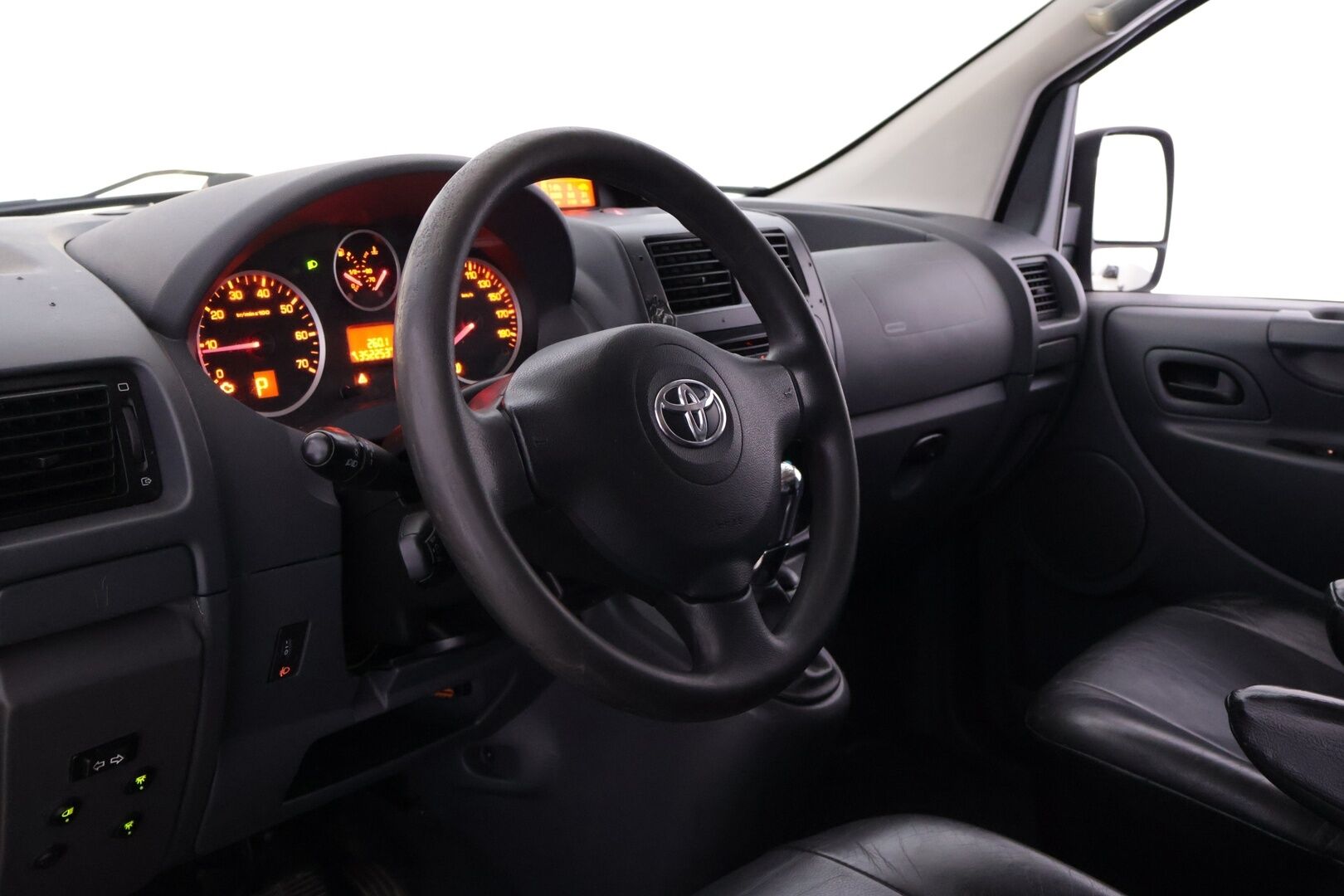 Toyota Proace 2015 L2H1 2,0 D163 Active A/T *9-paikkanen / ALV / - YritysOutlet - Myydään vain yrityksille - – Tämä auto myydään YritysOutlet -valikoimasta vain yritykselle