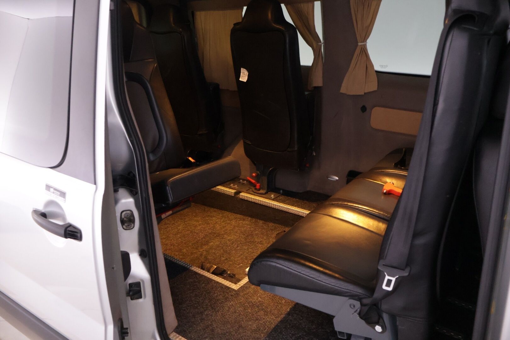 Toyota Proace 2015 L2H1 2,0 D163 Active A/T *9-paikkanen / ALV / - YritysOutlet - Myydään vain yrityksille - – Tämä auto myydään YritysOutlet -valikoimasta vain yritykselle