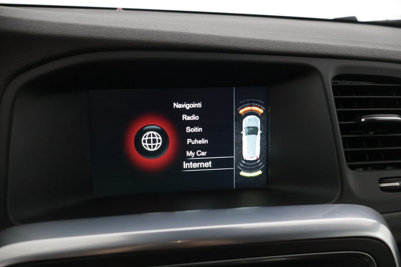 Volvo V60 2015 D4 Ocean Race Business aut * Vakkari / Navi / P-Lämmitin / Blis / Kaistavahti * - * Siisti / Kahdet renkaat Volvon alumiinivanteilla / Suomi-auto *