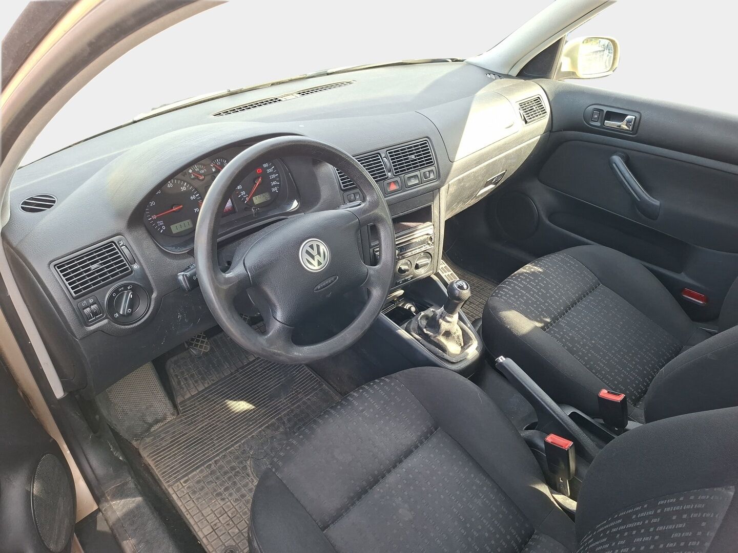 Volkswagen Golf Variant 2003 - YritysOutlet - Myydään vain yrityksille - – Tämä auto myydään YritysOutlet -valikoimasta vain yritykselle