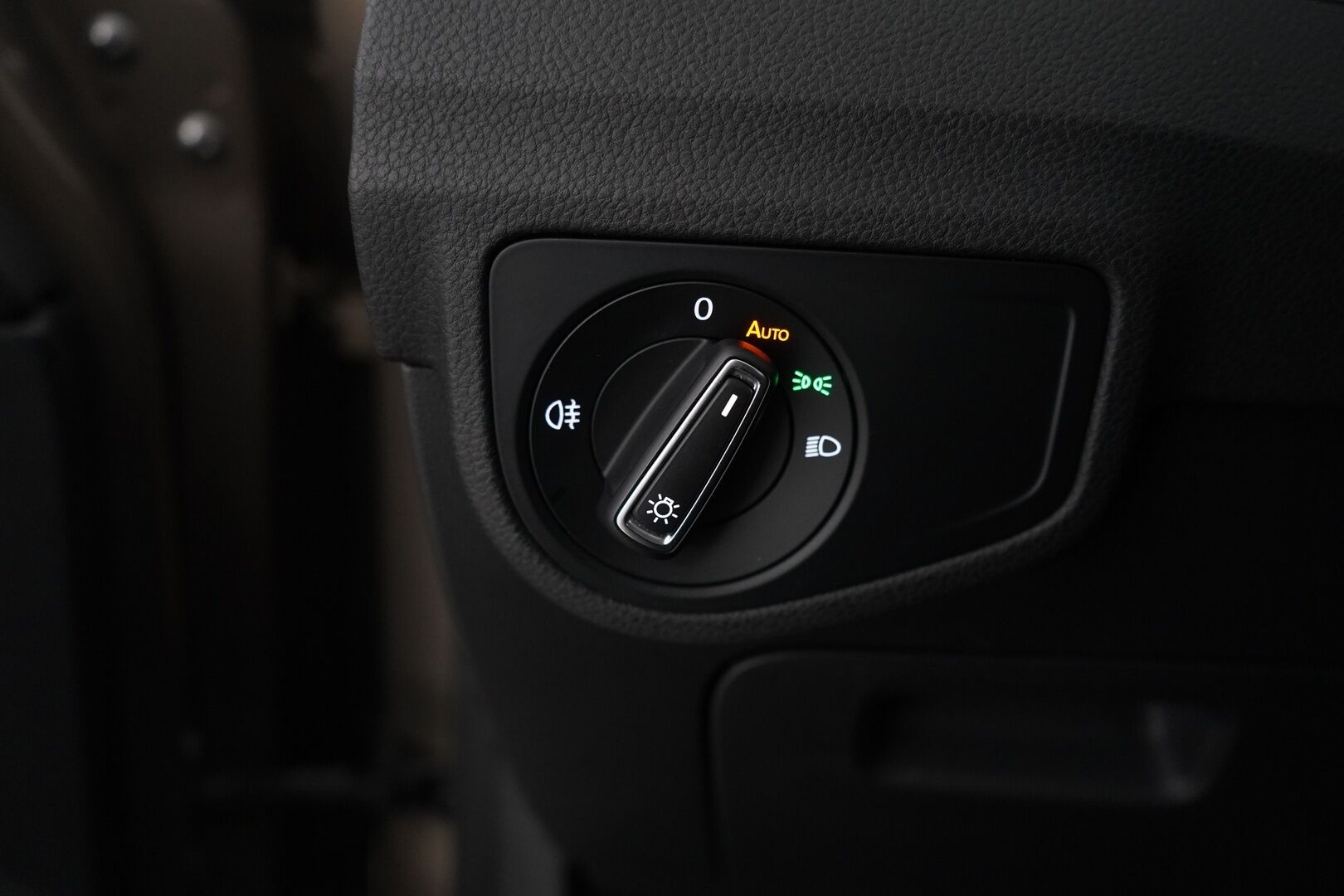 Volkswagen Golf Sportsvan 2015 1.2 TSI Comfortline 63 kW (85 hv) BlueMotion Technology *Webasto / Tutkat / Ratinlämmitin / Keylessgo / Vakkari* - KATSO KAMPANJAHINTA!! / Suomi-auto / Viimeisin huolto 123tkm / Kahdet vanteet / Seuraava katsastus 7.9.2026 - HULLUT BLACKWEEK JATKOT - KORKOTARJOUS 2,49%