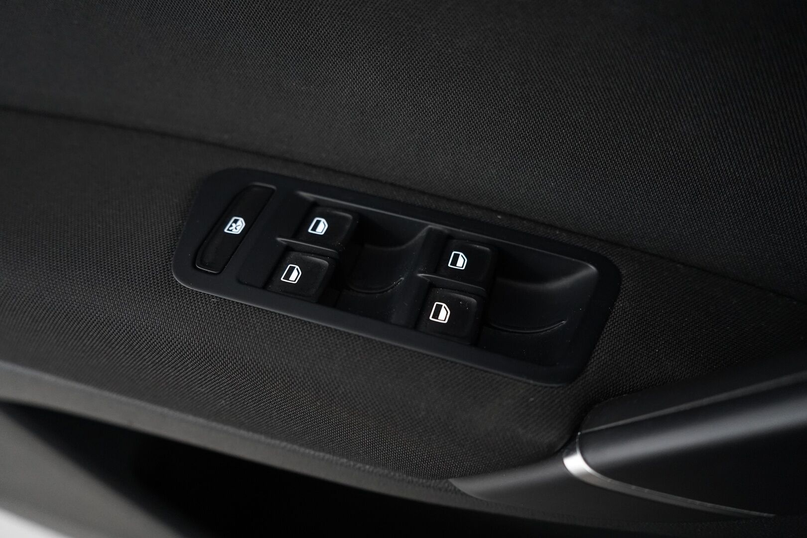 Volkswagen Golf Sportsvan 2015 1.2 TSI Comfortline 63 kW (85 hv) BlueMotion Technology *Webasto / Tutkat / Ratinlämmitin / Keylessgo / Vakkari* - KATSO KAMPANJAHINTA!! / Suomi-auto / Viimeisin huolto 123tkm / Kahdet vanteet / Seuraava katsastus 7.9.2026 - Osta nyt, maksa vasta ensi vuonna