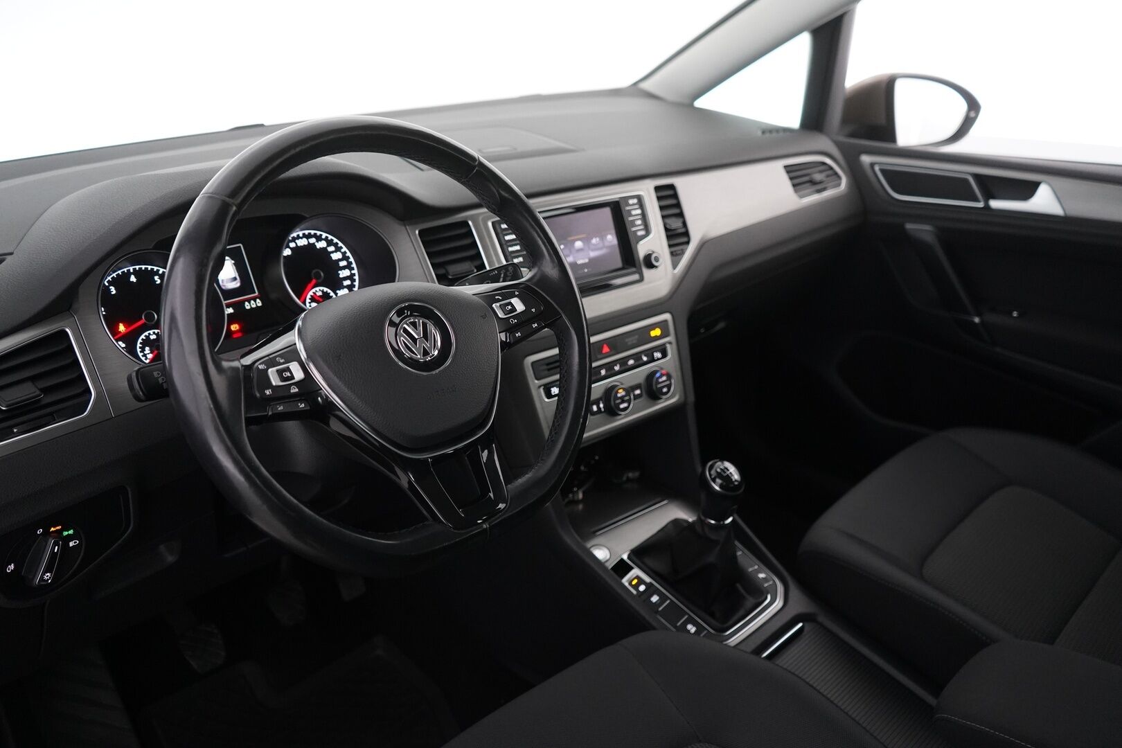 Volkswagen Golf Sportsvan 2015 1.2 TSI Comfortline 63 kW (85 hv) BlueMotion Technology *Webasto / Tutkat / Ratinlämmitin / Keylessgo / Vakkari* - KATSO KAMPANJAHINTA!! / Suomi-auto / Viimeisin huolto 123tkm / Kahdet vanteet / Seuraava katsastus 7.9.2026 - HULLUT BLACKWEEK JATKOT - KORKOTARJOUS 2,49%