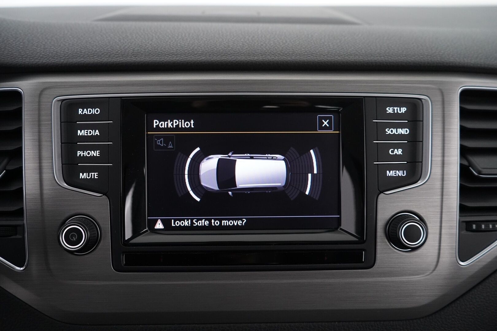 Volkswagen Golf Sportsvan 2015 1.2 TSI Comfortline 63 kW (85 hv) BlueMotion Technology *Webasto / Tutkat / Ratinlämmitin / Keylessgo / Vakkari* - KATSO KAMPANJAHINTA!! / Suomi-auto / Viimeisin huolto 123tkm / Kahdet vanteet / Seuraava katsastus 7.9.2026 - Osta nyt, maksa vasta ensi vuonna