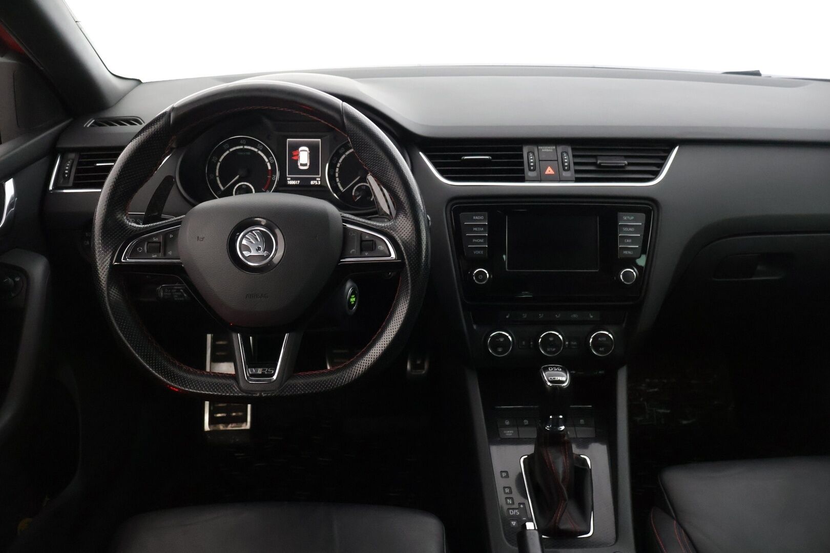 Skoda Octavia 2015 Combi 2,0 TSI RS DSG Autom. * / Adapt. vakkari / Sähkökontti / Suomi-auto / Webasto / * - Todella näyttävä webastollinen suomi - RS! 
