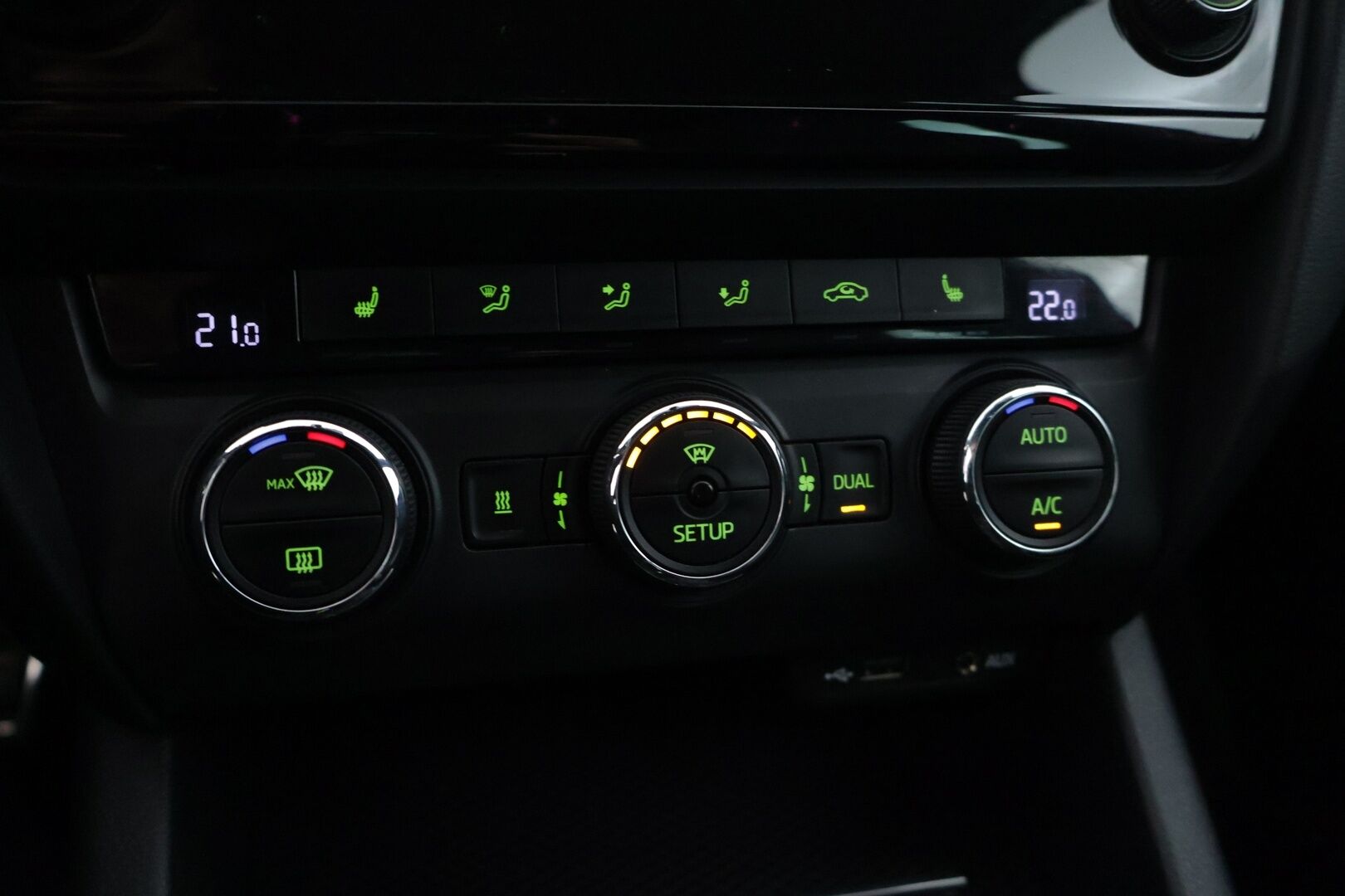 Skoda Octavia 2015 Combi 2,0 TSI RS DSG Autom. * / Adapt. vakkari / Sähkökontti / Suomi-auto / Webasto / * - Todella näyttävä webastollinen suomi - RS! 