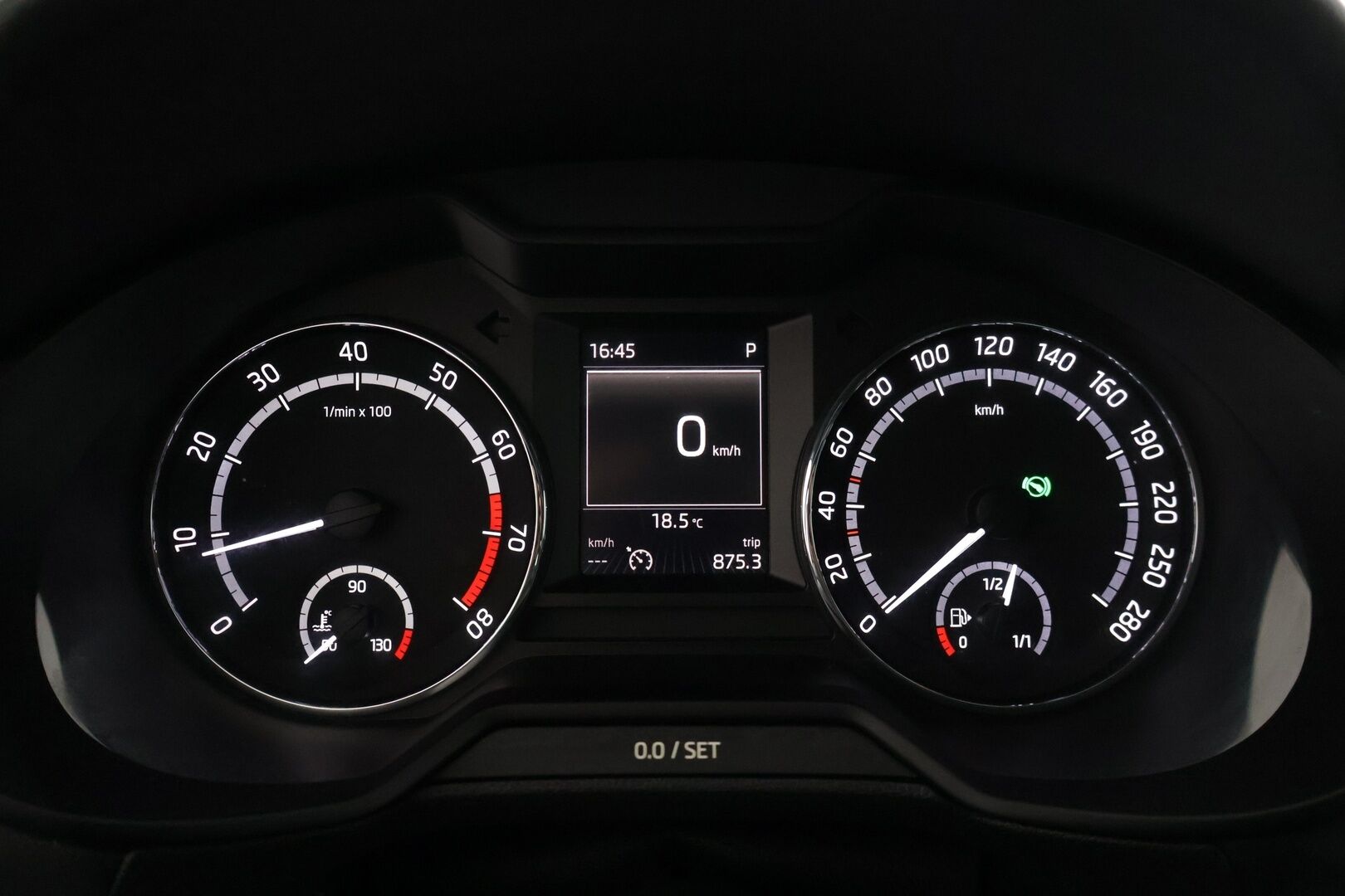 Skoda Octavia 2015 Combi 2,0 TSI RS DSG Autom. * / Adapt. vakkari / Sähkökontti / Suomi-auto / Webasto / * - Todella näyttävä webastollinen suomi - RS! 