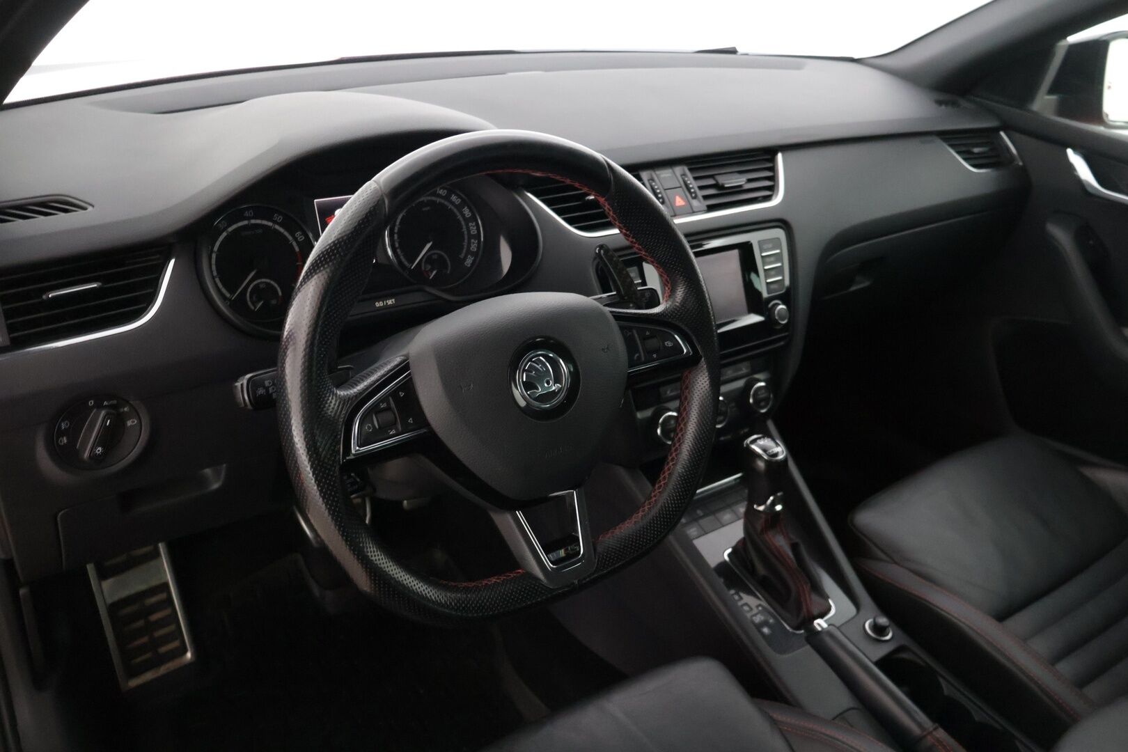 Skoda Octavia 2015 Combi 2,0 TSI RS DSG Autom. * / Adapt. vakkari / Sähkökontti / Suomi-auto / Webasto / * - Todella näyttävä webastollinen suomi - RS! 