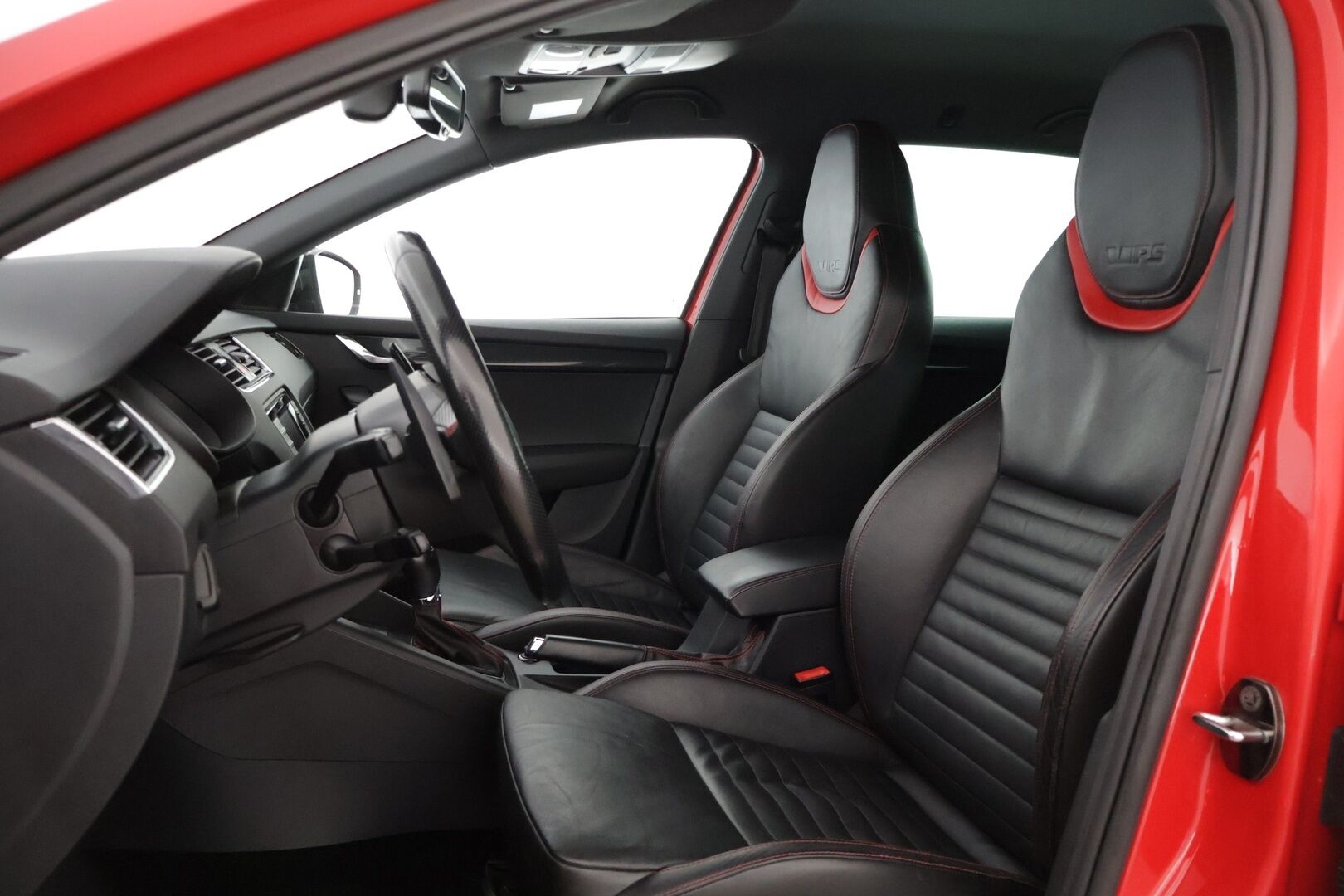 Skoda Octavia 2015 Combi 2,0 TSI RS DSG Autom. * / Adapt. vakkari / Sähkökontti / Suomi-auto / Webasto / * - Todella näyttävä webastollinen suomi - RS! 