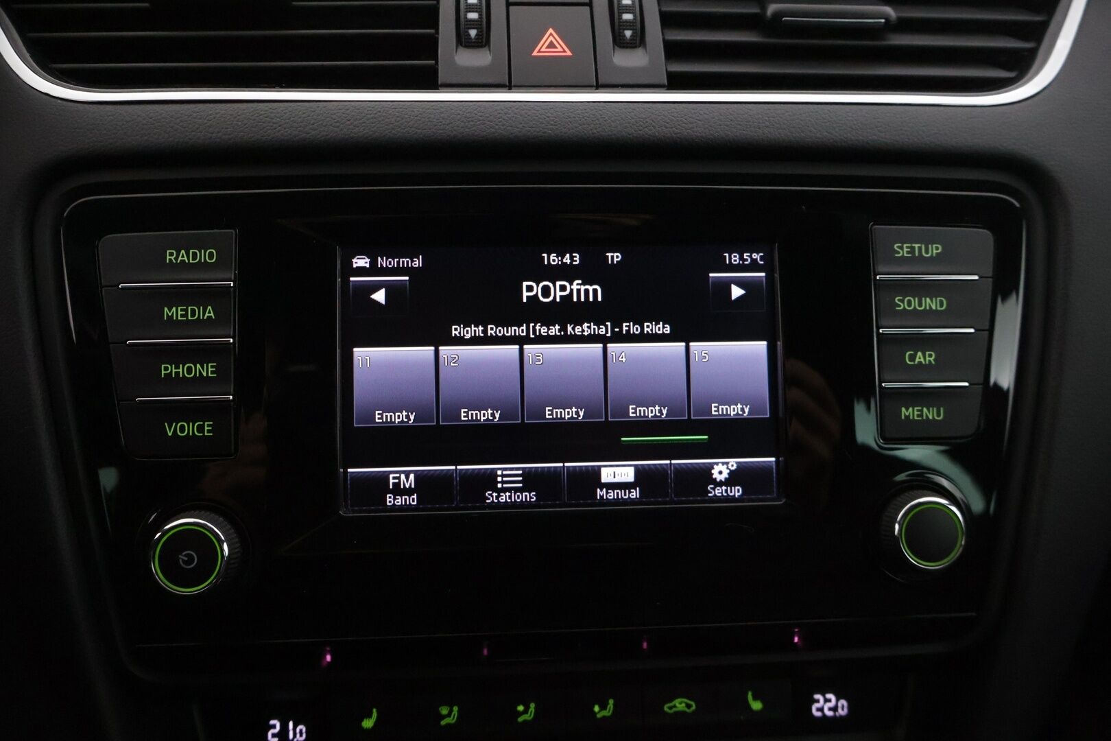 Skoda Octavia 2015 Combi 2,0 TSI RS DSG Autom. * / Adapt. vakkari / Sähkökontti / Suomi-auto / Webasto / * - Todella näyttävä webastollinen suomi - RS! 