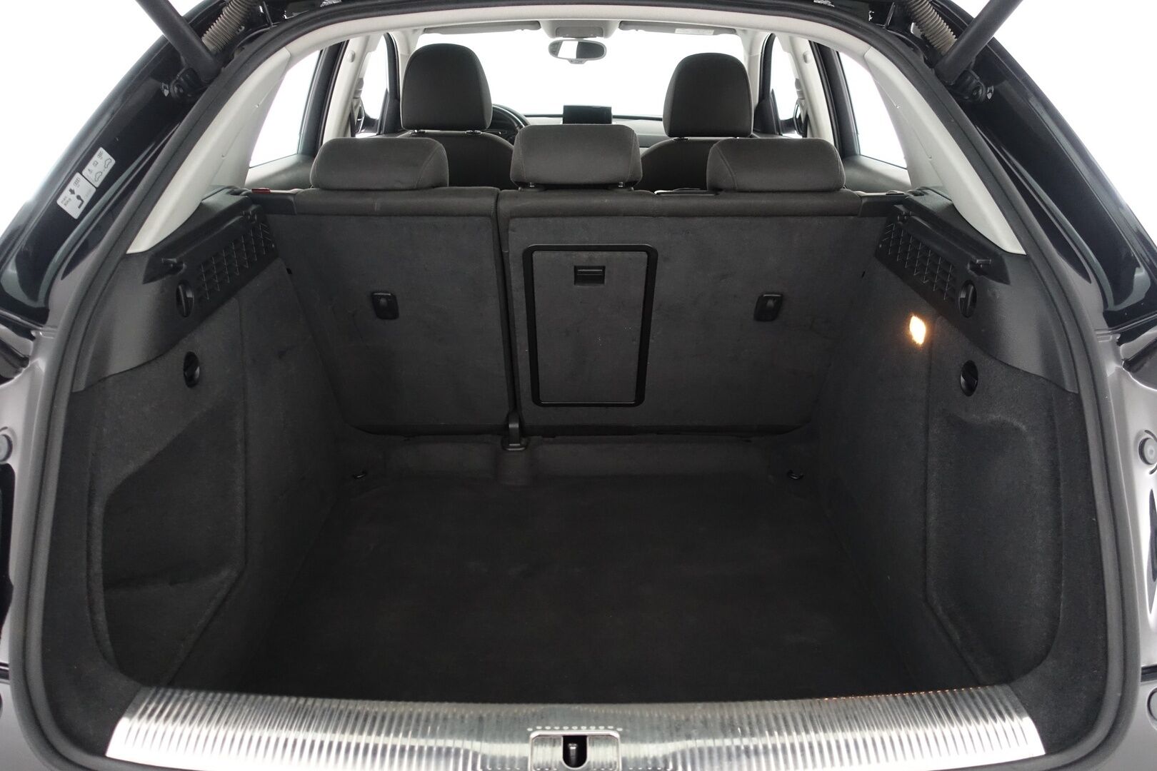 Audi Q3 2014 Business II 2,0 TDI 103 kW quattro S tronic - | Sporttipenkit | Koukku | Xenon | P.tutkat | Bluetooth | Sähk. takaluukku | Vakkari | Aut. ilmastointi | 2x renkaat aluin | Suomiauto | 