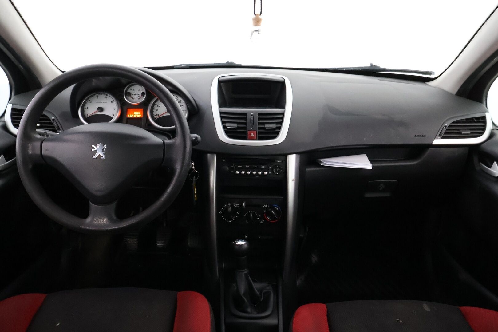 Peugeot 207 2006 MYYDÄÄN HUUTOKAUPAT.COM! - MYYDÄÄNHUUTOKAUPAT.COM 