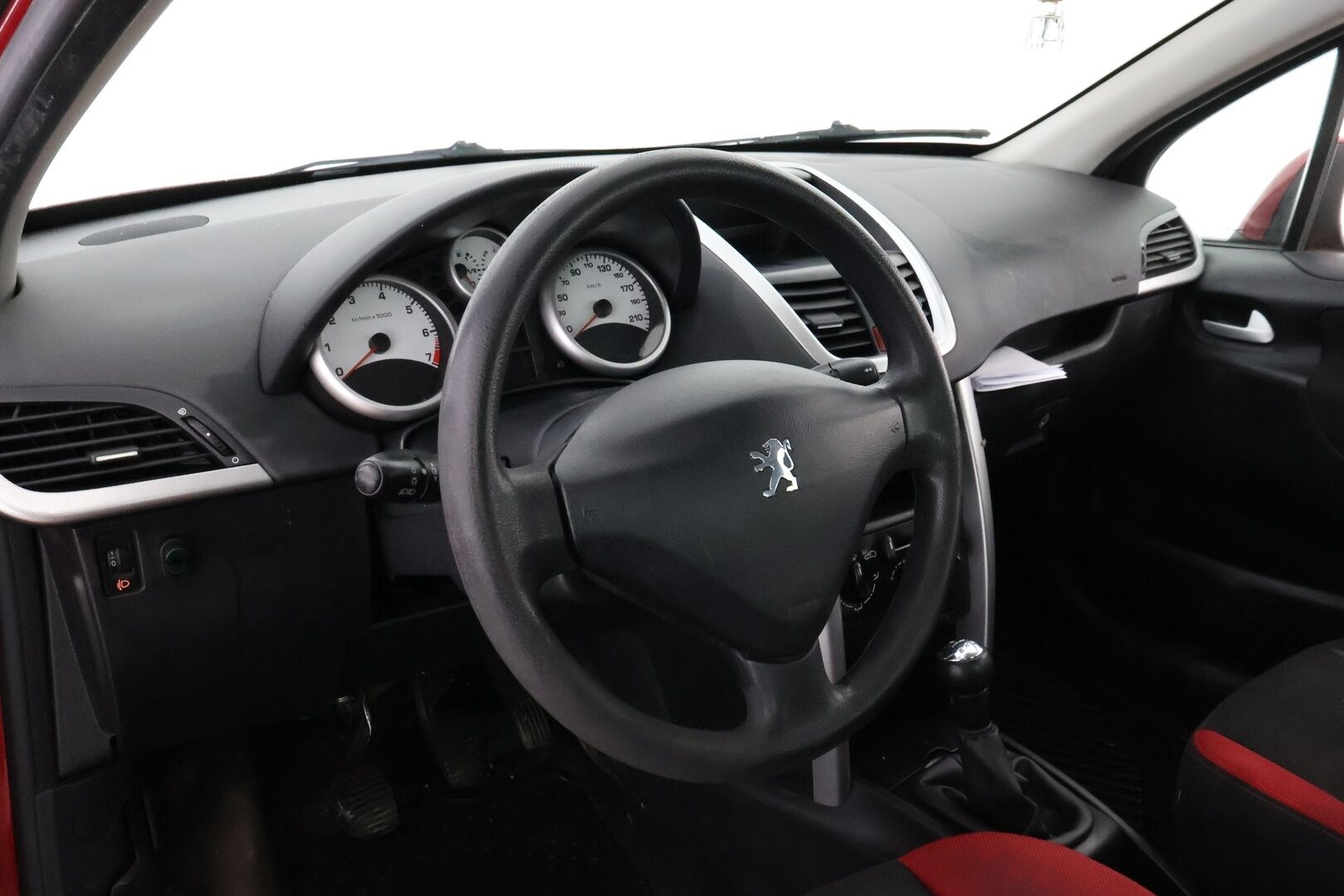 Peugeot 207 2006 MYYDÄÄN HUUTOKAUPAT.COM! - MYYDÄÄNHUUTOKAUPAT.COM 