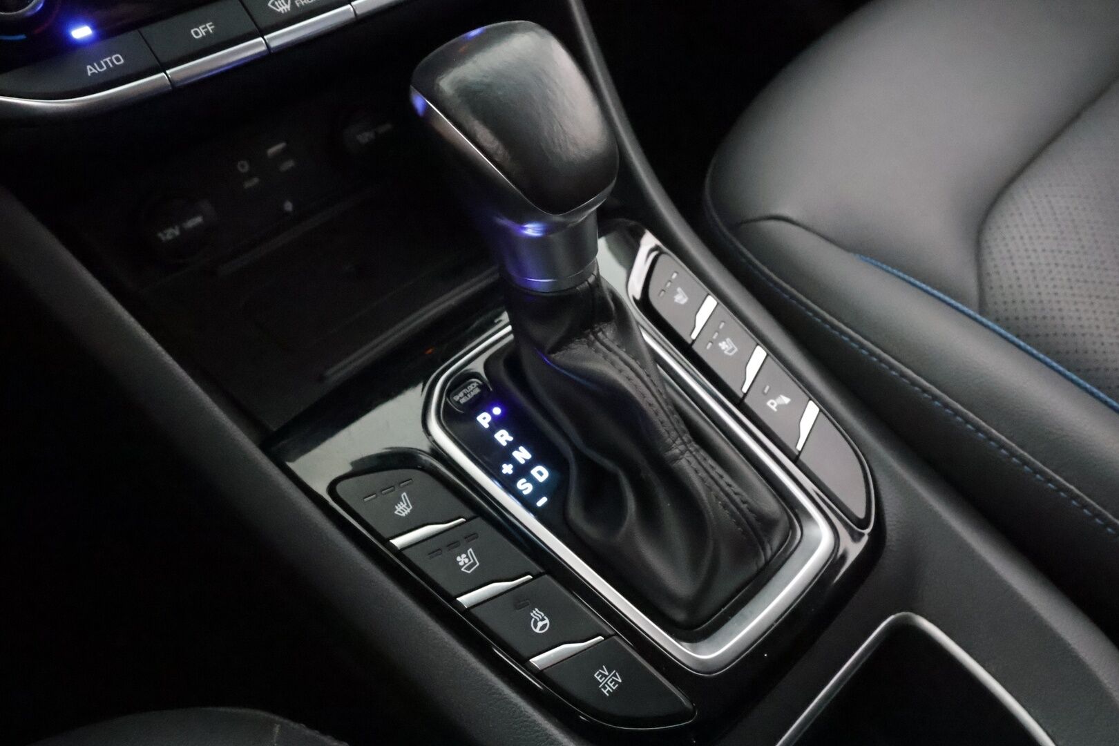 Hyundai IONIQ plug-in 2018 DCT Style - | SCC | Lohko | P.Kamera | Muistipenkki | LED | Ilmastoidut Nahat | Keyless | Apple&Android | Suomi-auto | Kahdet Renkaat |