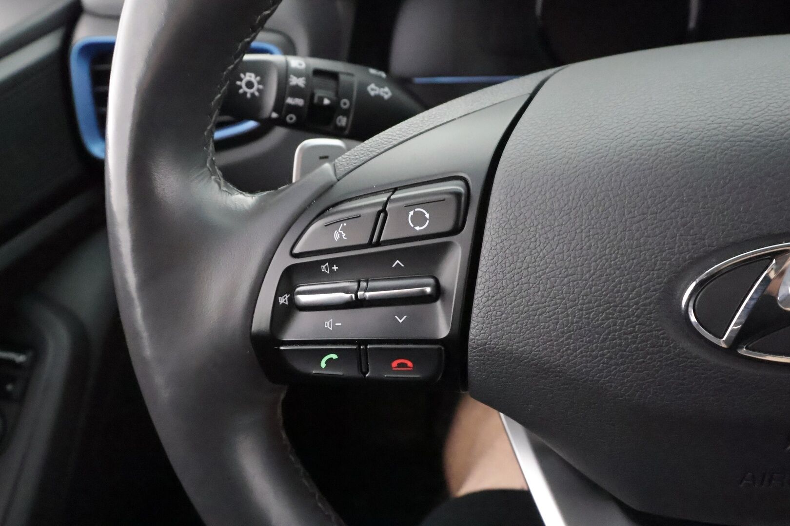Hyundai IONIQ plug-in 2018 DCT Style - | SCC | Lohko | P.Kamera | Muistipenkki | LED | Ilmastoidut Nahat | Keyless | Apple&Android | Suomi-auto | Kahdet Renkaat |