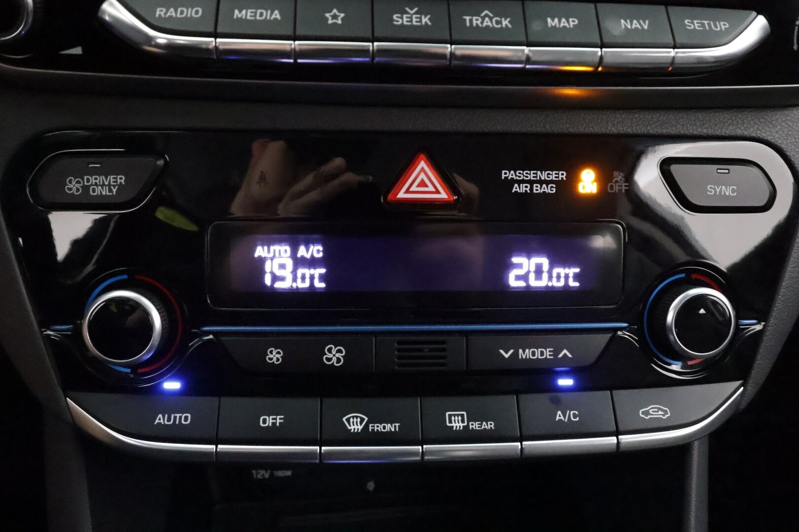 Hyundai IONIQ plug-in 2018 DCT Style - | SCC | Lohko | P.Kamera | Muistipenkki | LED | Ilmastoidut Nahat | Keyless | Apple&Android | Suomi-auto | Kahdet Renkaat |