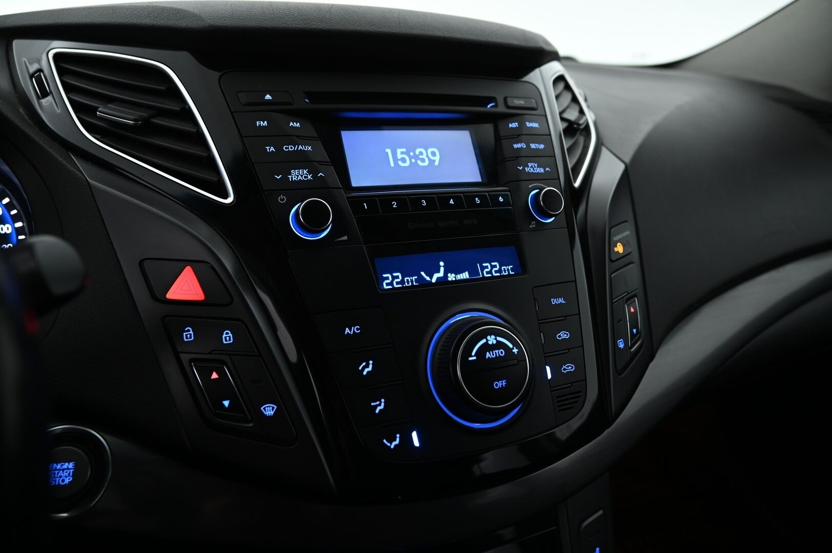 Hyundai i40 Wagon 2015 2,0 GDI 6AT Comfort Plus - 3,99% KORKOTARJOUS TÄHÄN AUTOON 21.9. ASTI - MYYDÄÄN HUUTOKAUPAT.COM