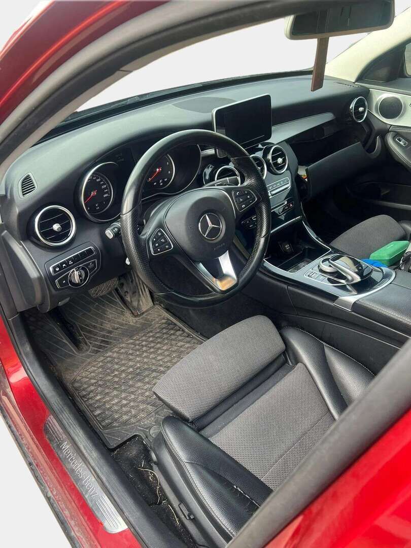 Mercedes-Benz C 2015 220 BlueTec T A Premium Business *Suomiauto / Distronic+ / Panoraama / Airmatic / Vetokoukku / Ohjausavustin * - *Mukavasti varusteltu! / Lohkolämmitin / Blind Spot Assist / Tutkat / IHC+ / Sähkökontti *