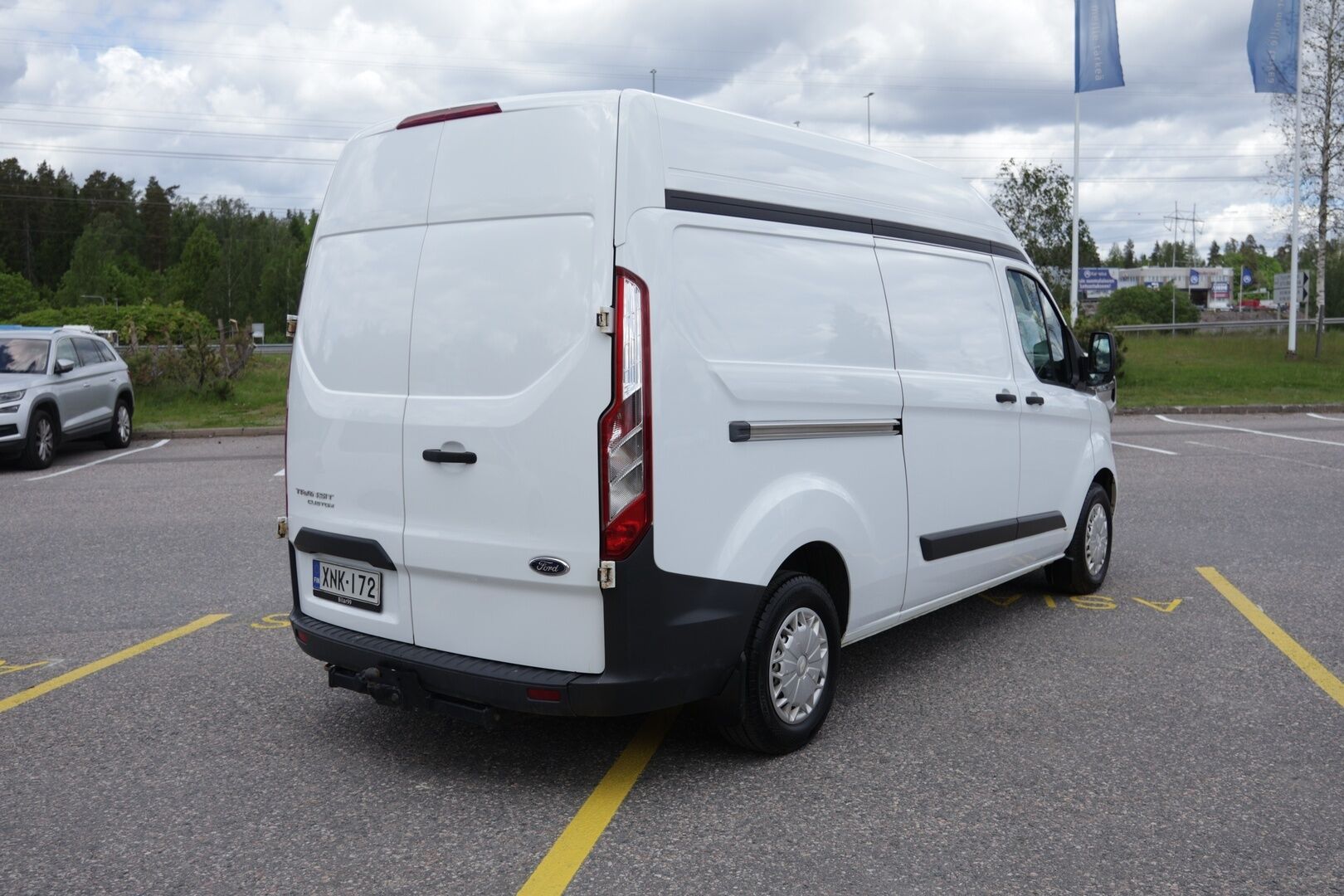 Ford Transit Custom 2014 310 2,2TDCi 100 hv Trend M6 Van N1 L2H2 FWD - | Webasto! | Koukku! | Parketti-Lattia! | 2x Renkaat! | Huippu Yksillö! |