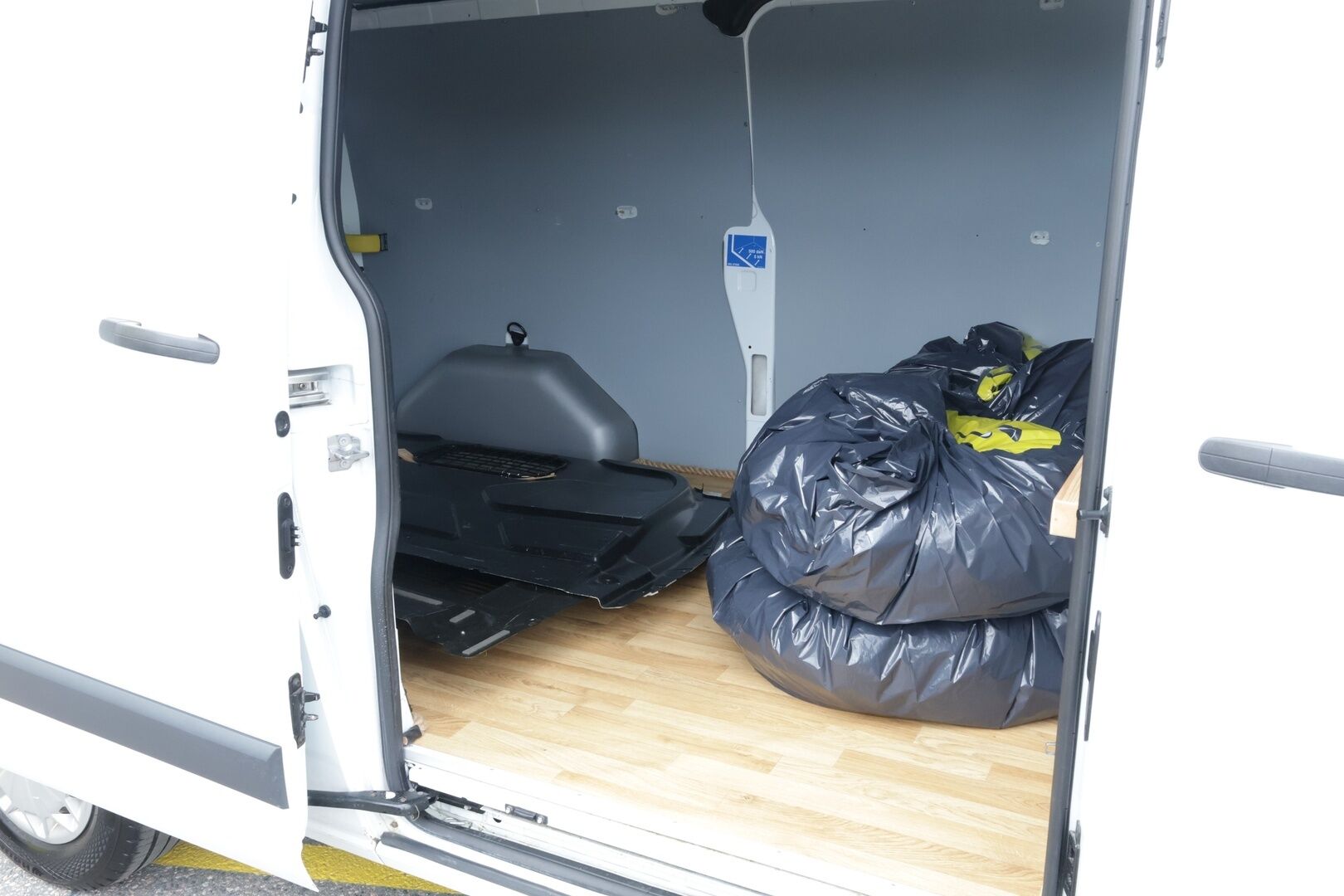 Ford Transit Custom 2014 310 2,2TDCi 100 hv Trend M6 Van N1 L2H2 FWD - | Webasto! | Koukku! | Parketti-Lattia! | 2x Renkaat! | Huippu Yksillö! |