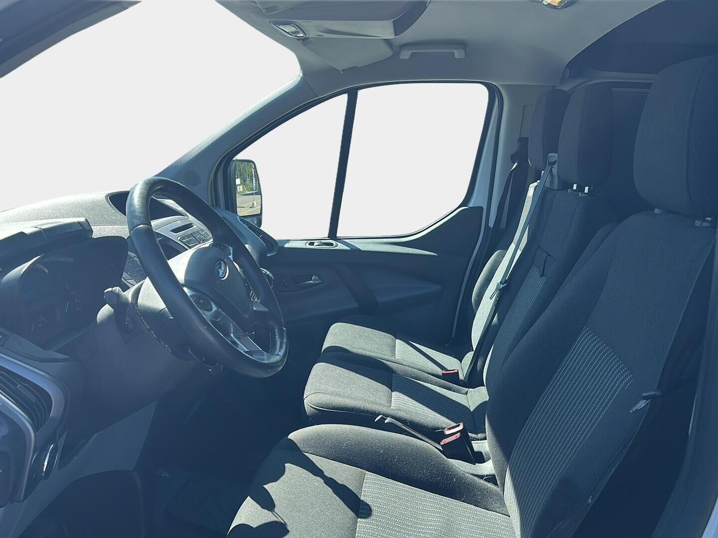 Ford Transit Custom 2014 310 2,2TDCi 100 hv Trend M6 Van N1 L2H2 FWD - | Webasto! | Koukku! | Parketti-Lattia! | 2x Renkaat! | Huippu Yksillö! |