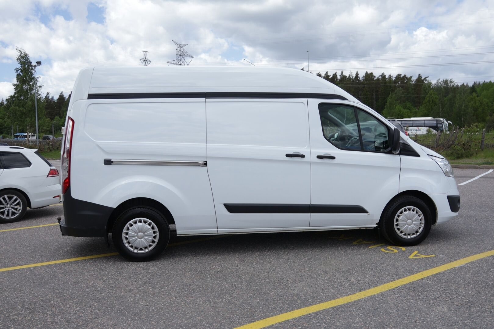 Ford Transit Custom 2014 310 2,2TDCi 100 hv Trend M6 Van N1 L2H2 FWD - | Webasto! | Koukku! | Parketti-Lattia! | 2x Renkaat! | Huippu Yksillö! |