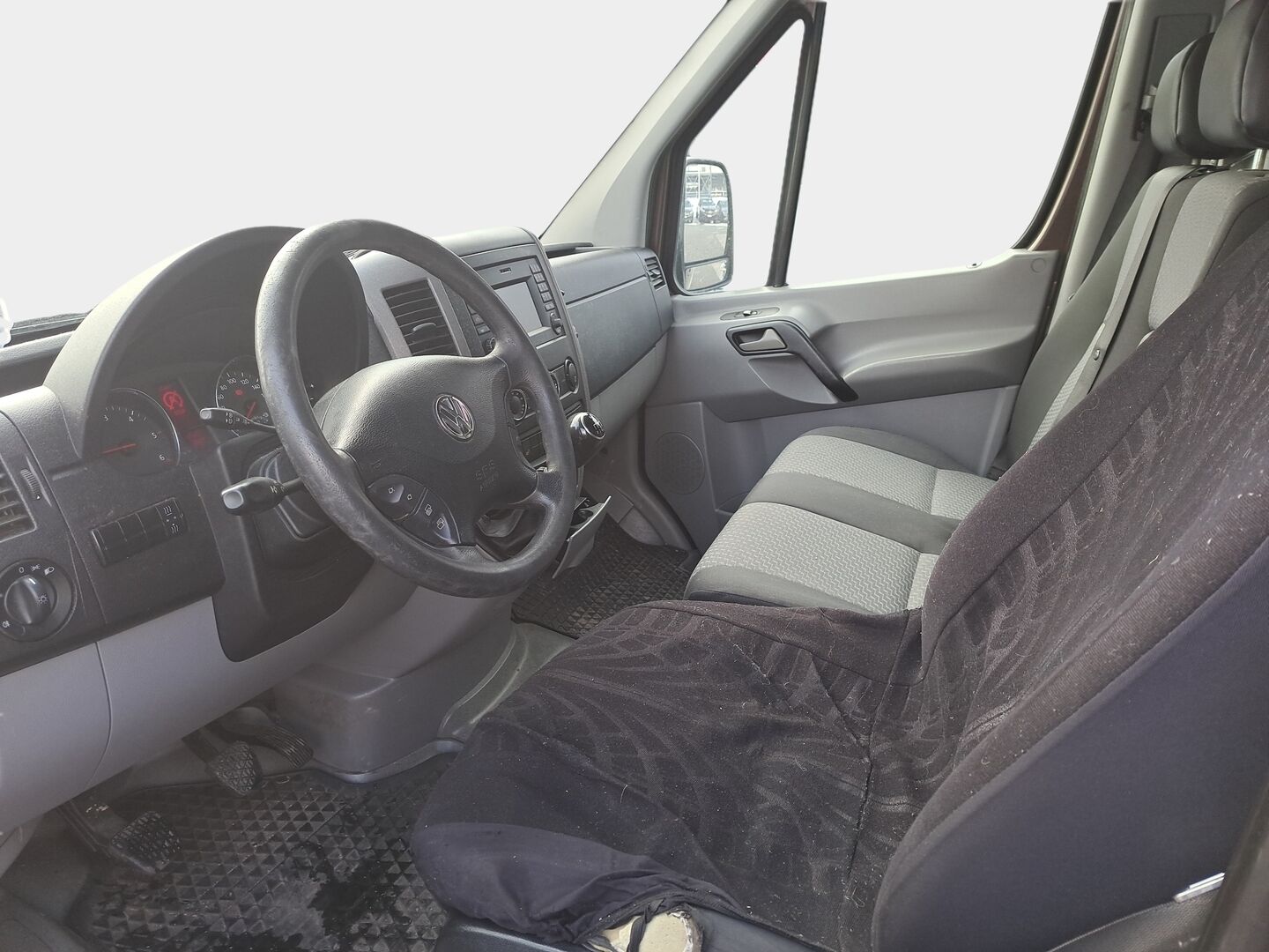 Volkswagen Crafter 2015 35 PRO umpipakettiauto 2,0 TDI 120 kW BlueMotion 4325 - YritysOutlet - Myydään vain yrityksille - Webasto / Koukku / Kahdet renkaat hyvät renkaat! 